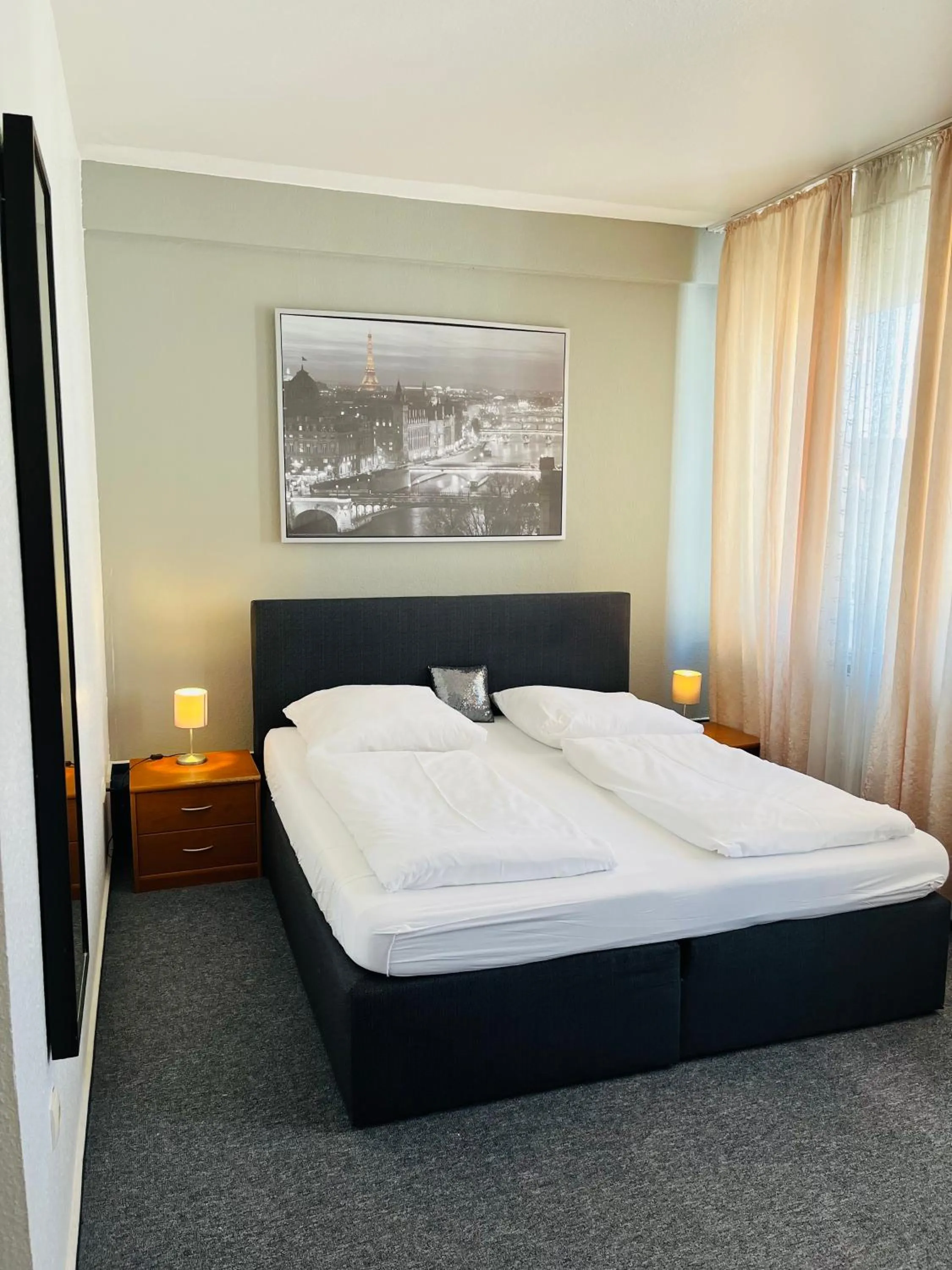 Bed in Hotel Schwarzer Bär