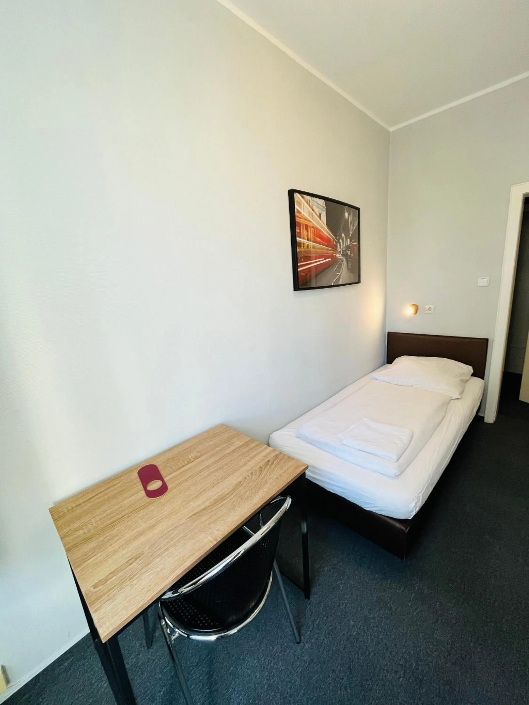 Photo of the whole room, Bed in Hotel Schwarzer Bär