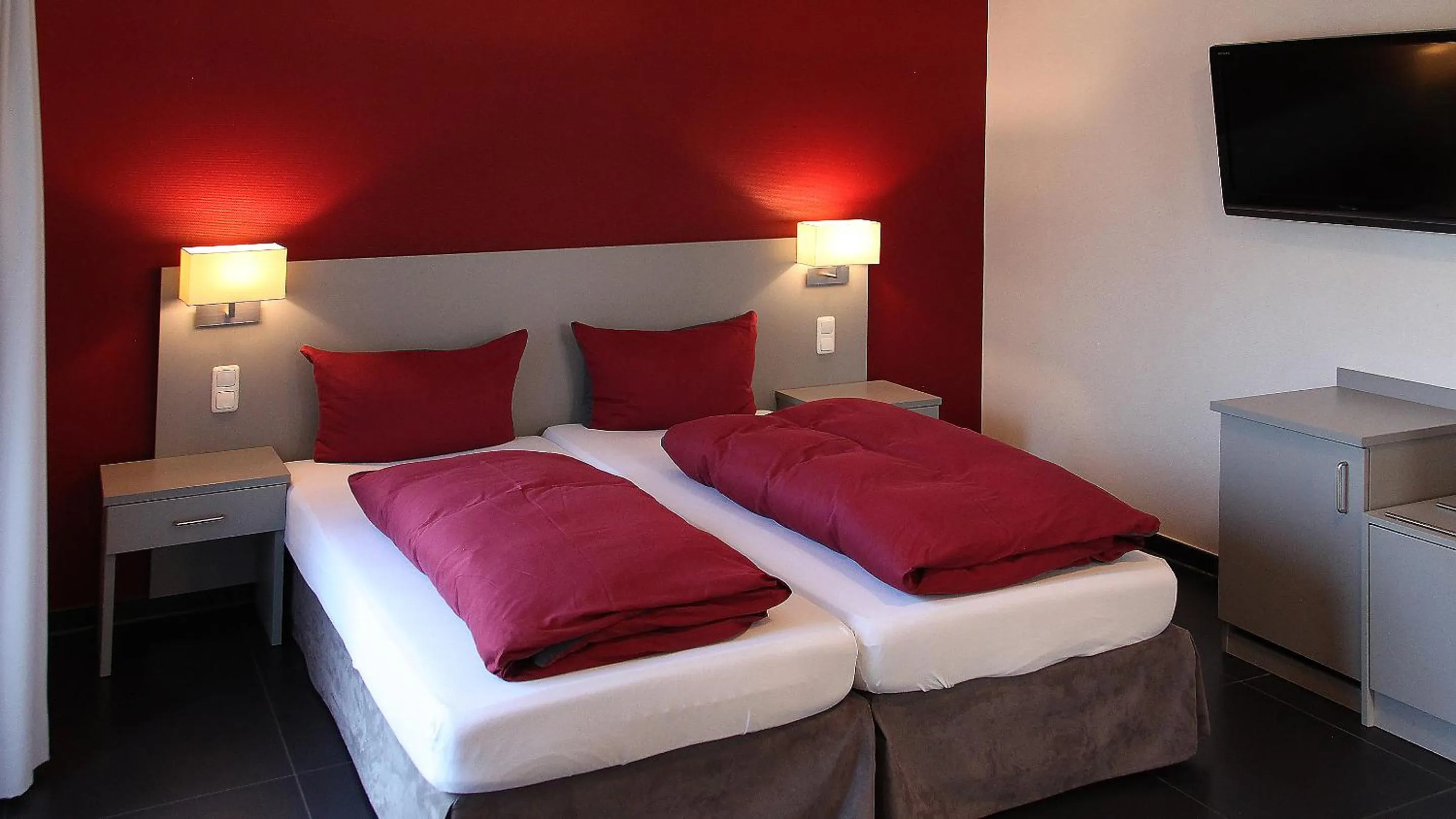 Bedroom, Bed in Hotel Zur Post