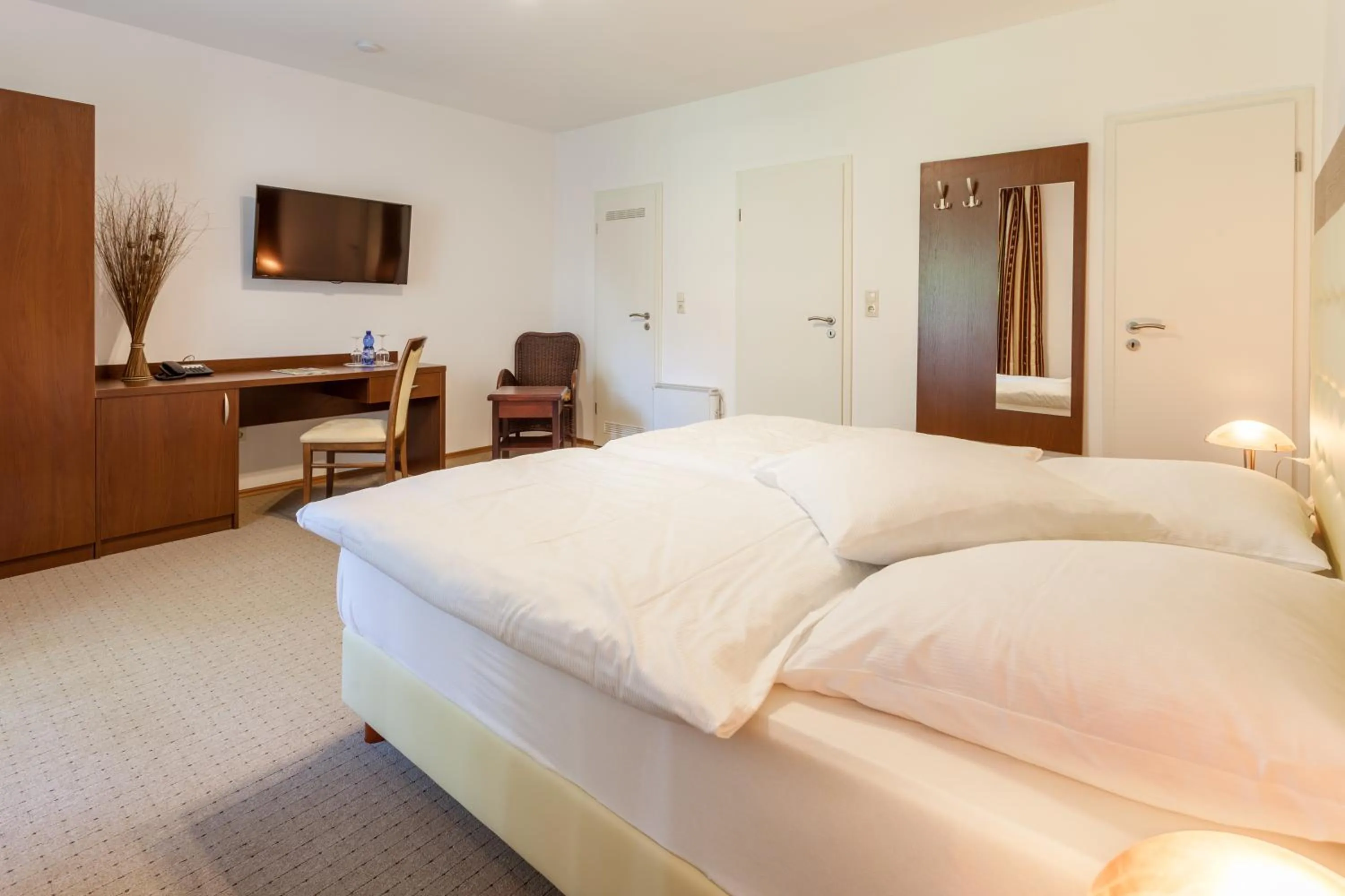 TV and multimedia, Bed in Landhotel Zur Linde