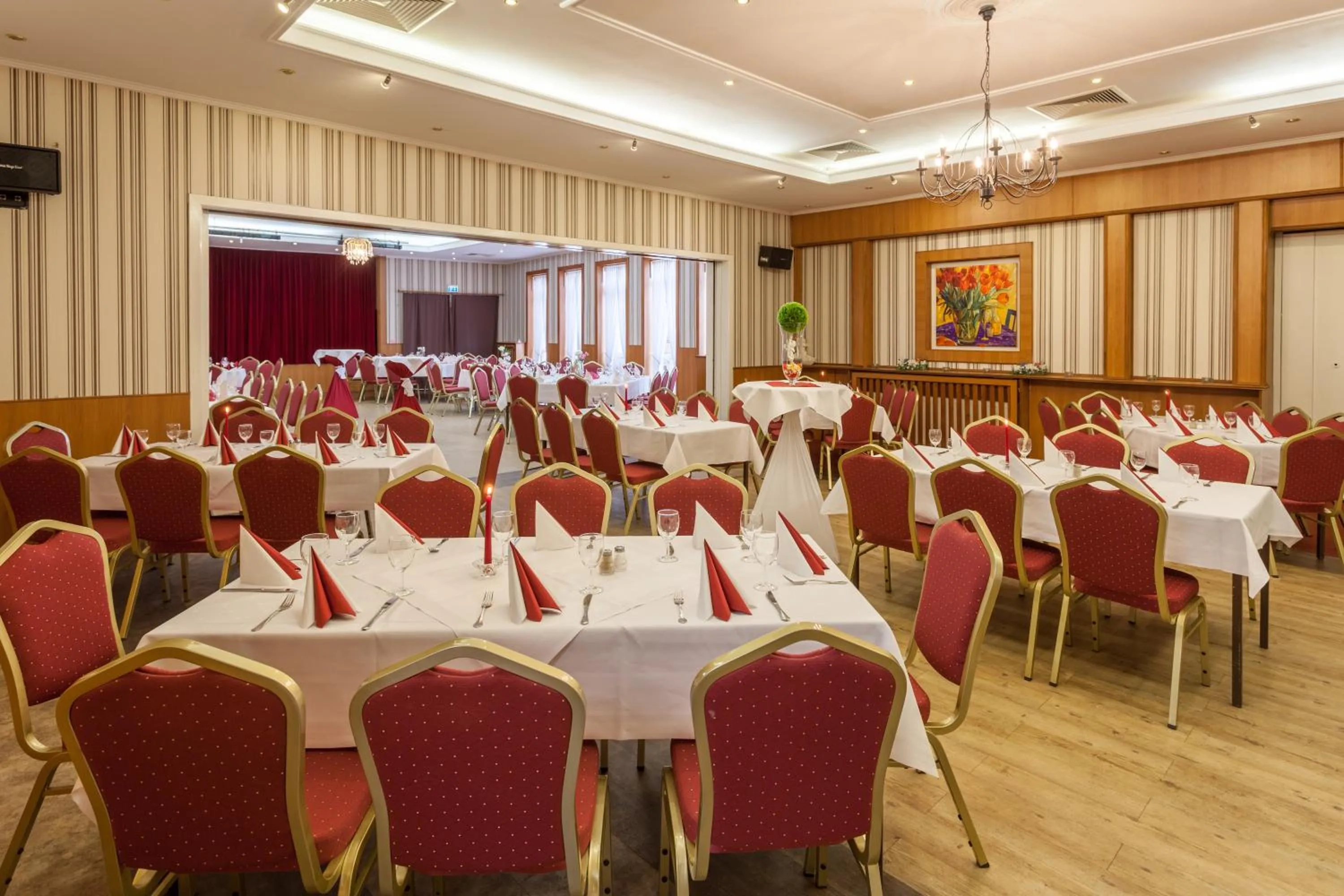 Restaurant/places to eat in Landhotel Zur Linde