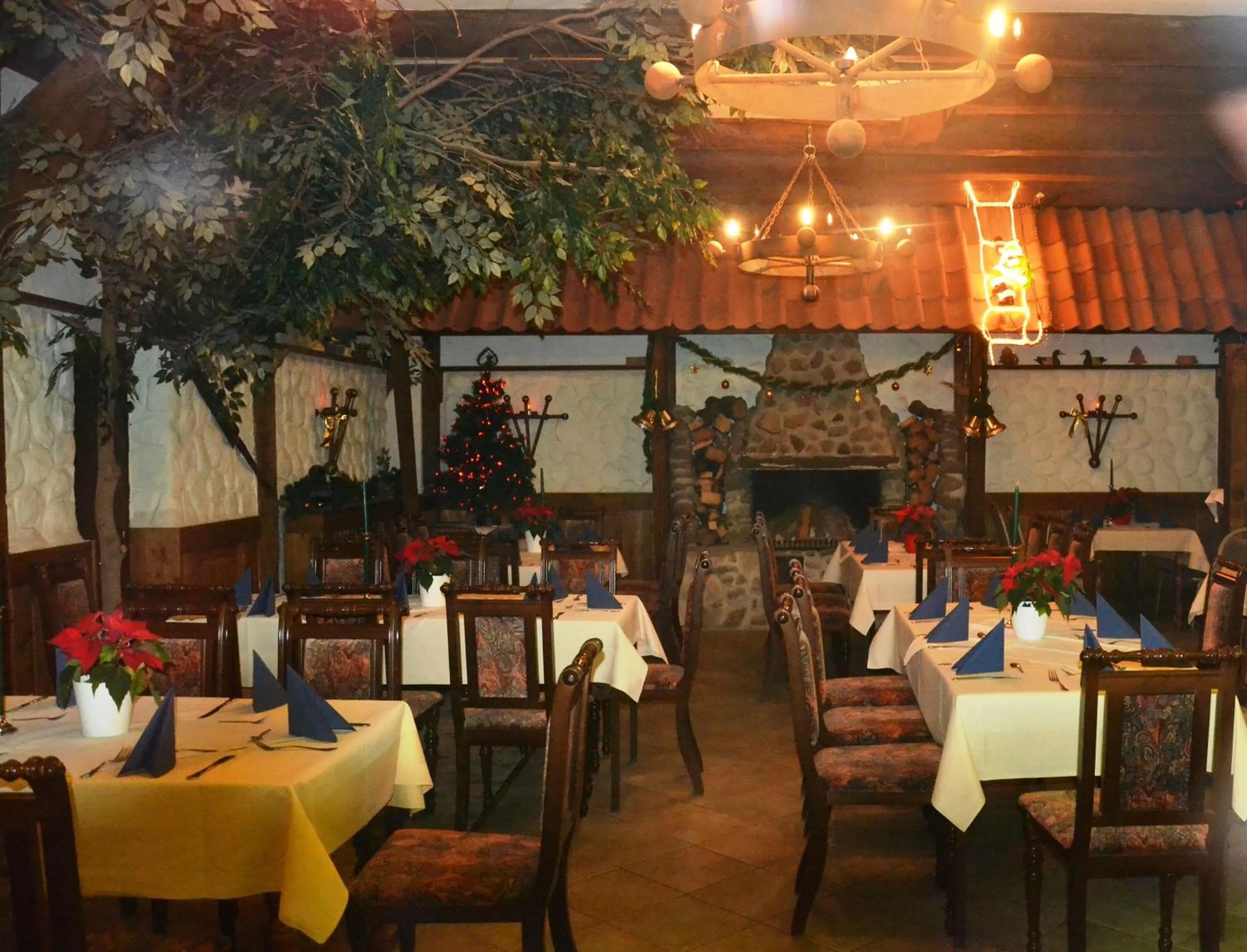 Restaurant/places to eat in Landhotel Zur Linde