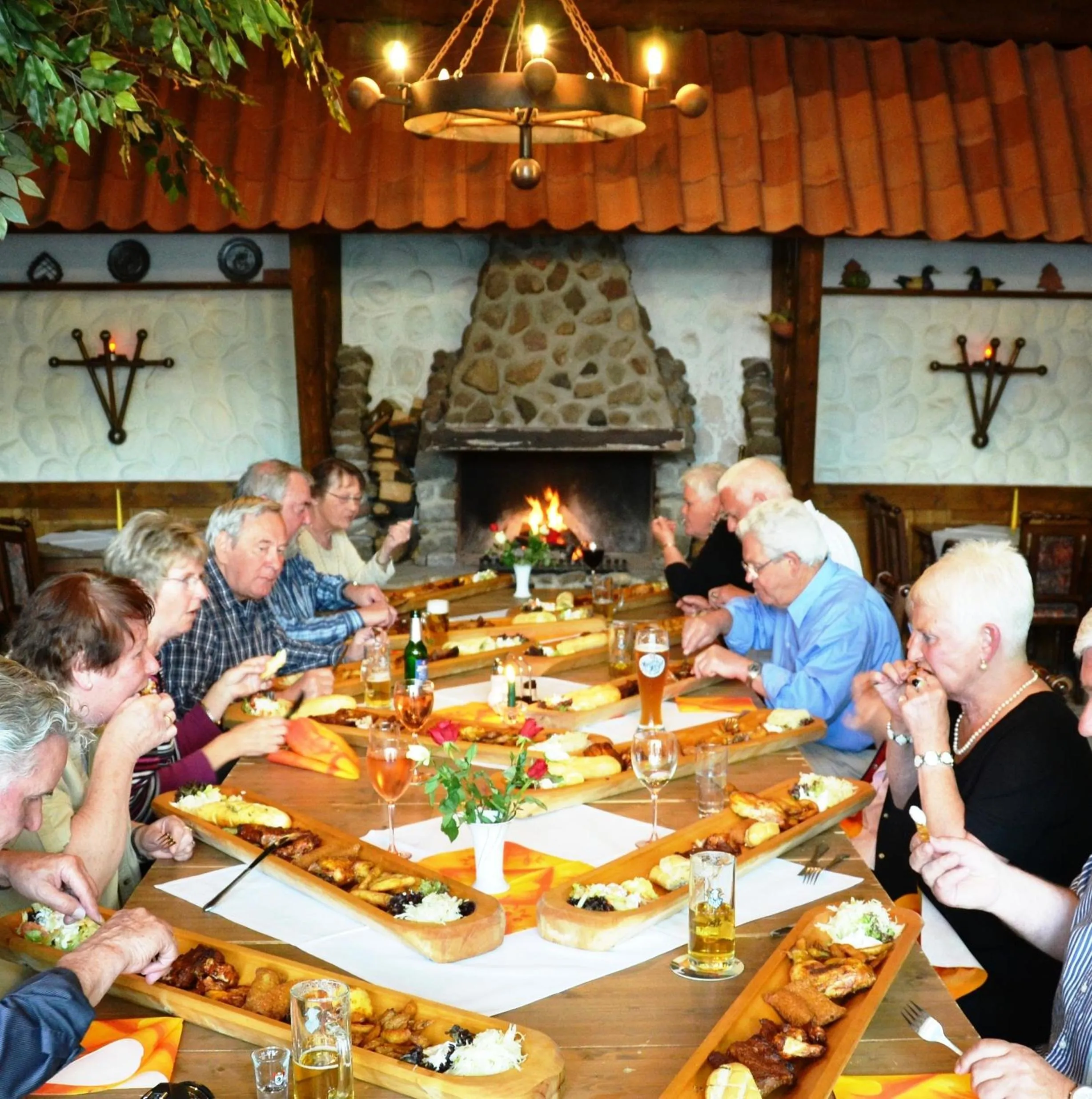 Restaurant/places to eat in Landhotel Zur Linde