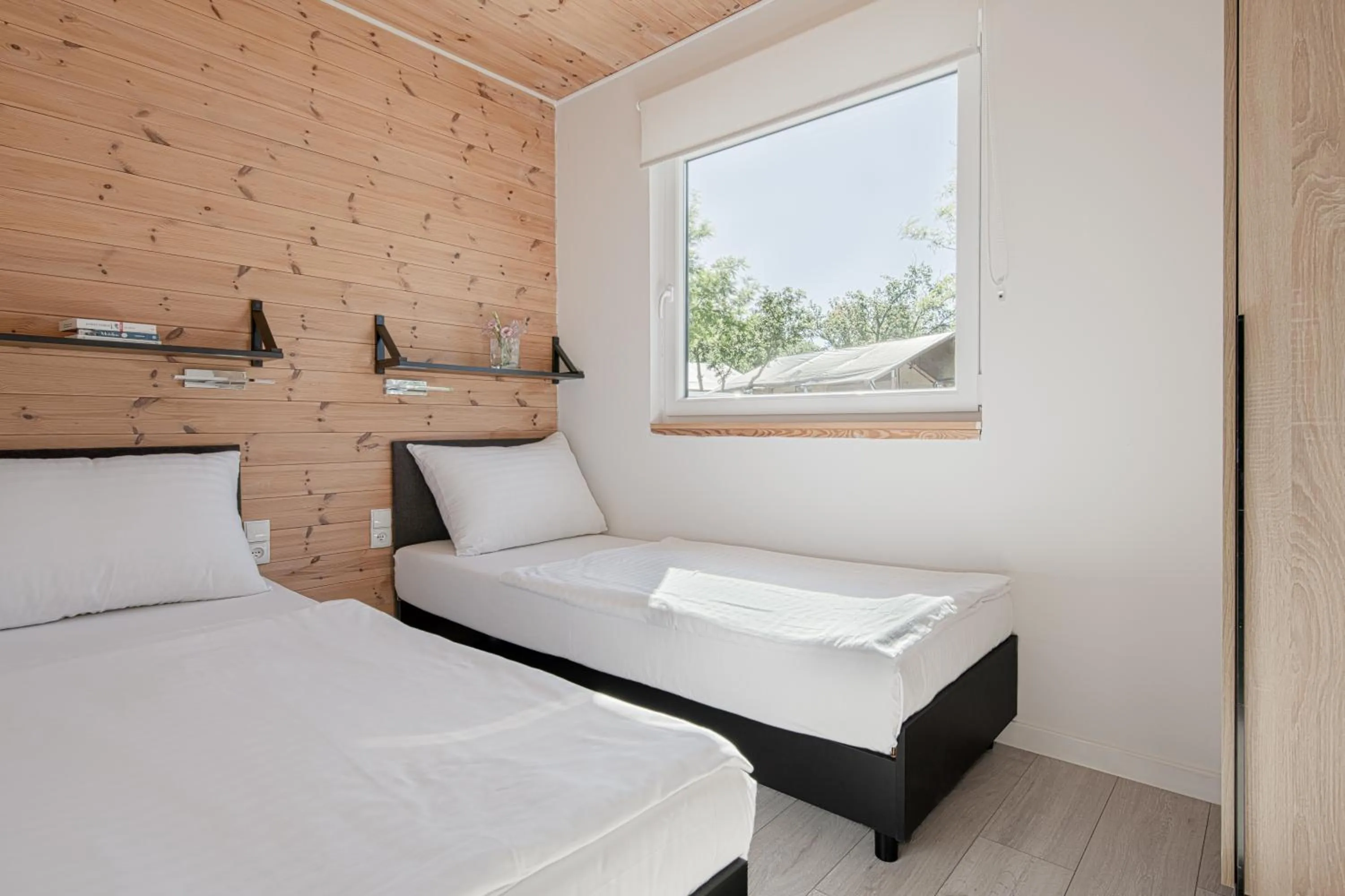 Bedroom, Bed in Elements Camping Selce Mobile homes