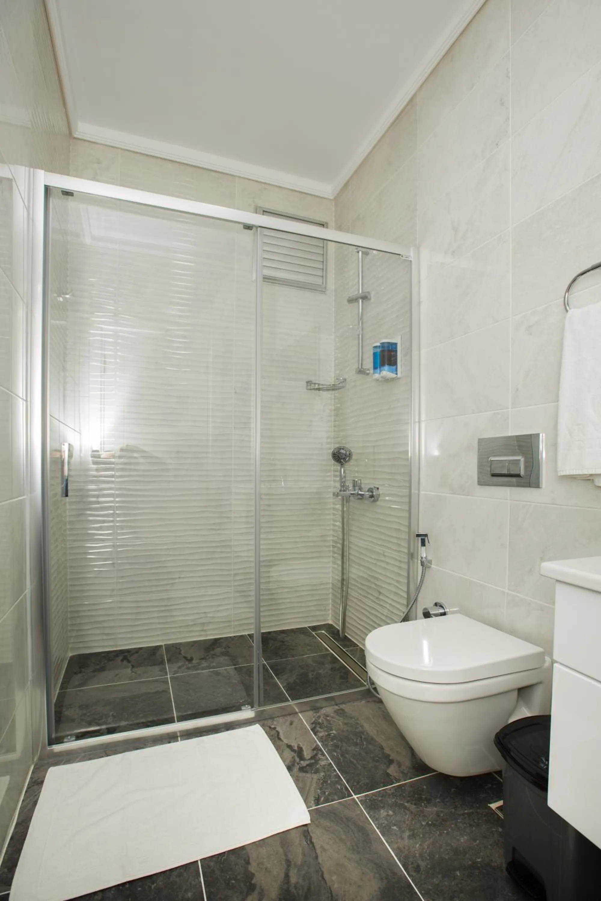 Shower in Armoni Deluxe Suites Trabzon