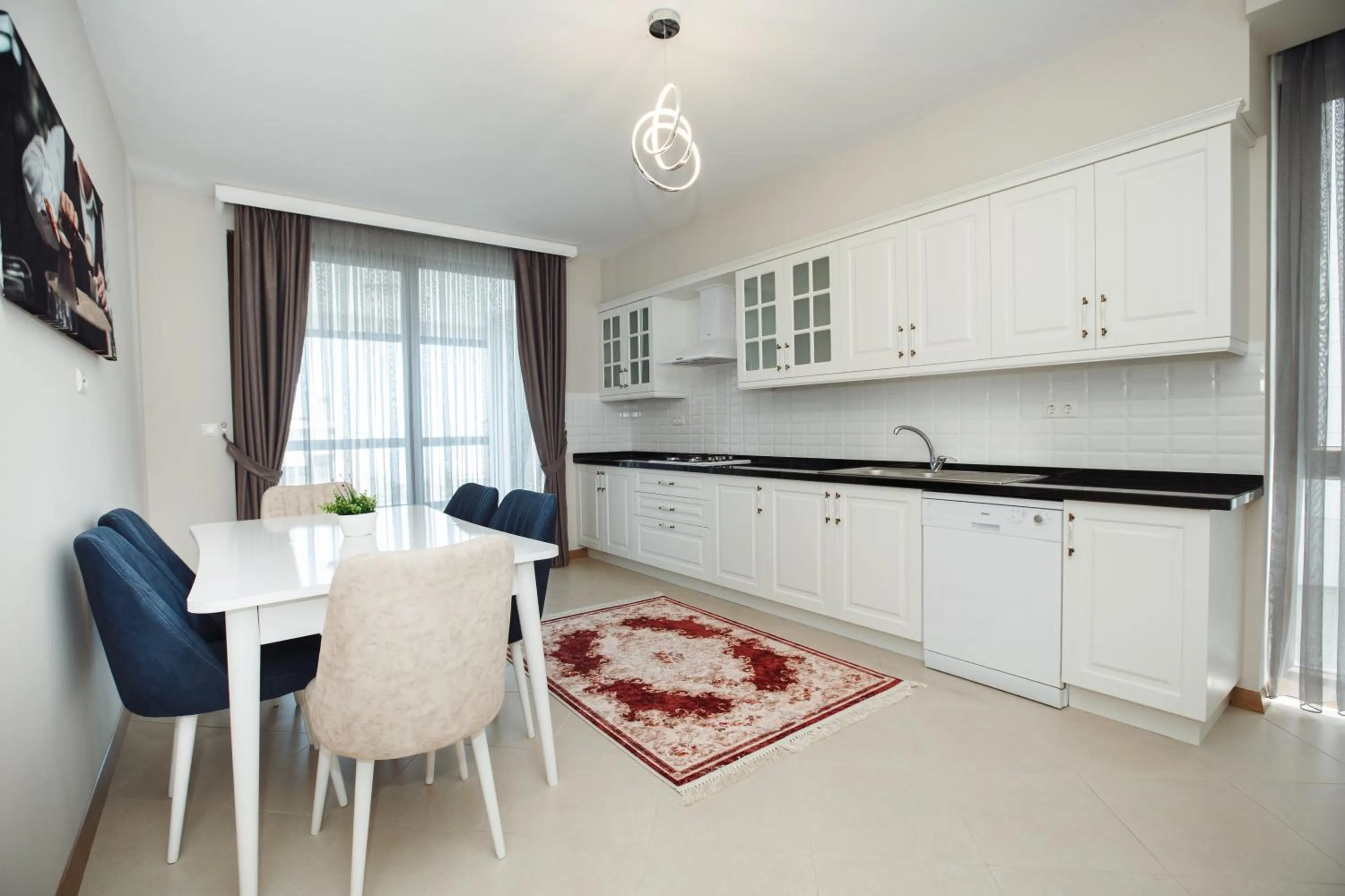 Kitchen or kitchenette in Armoni Deluxe Suites Trabzon