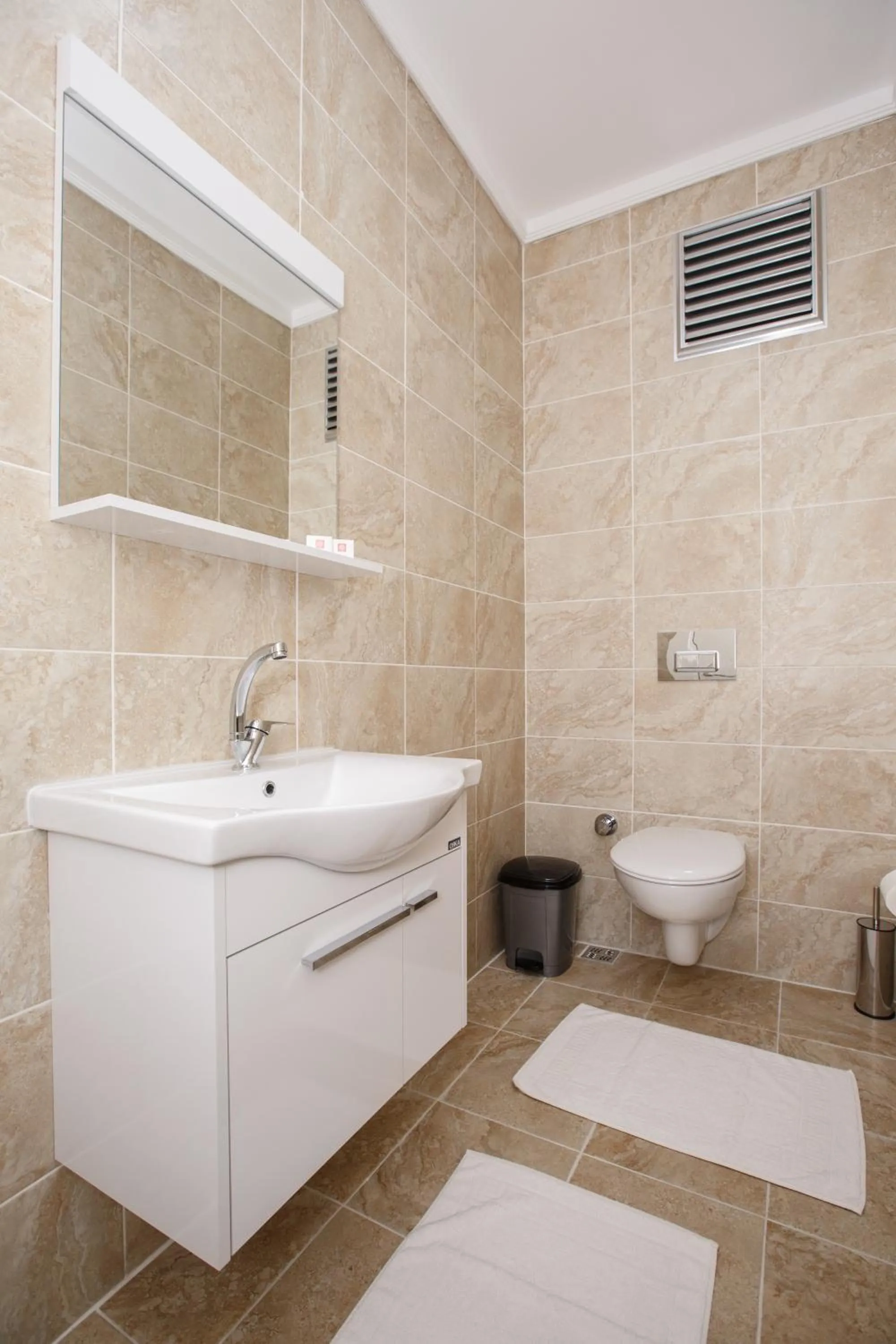 Toilet in Armoni Deluxe Suites Trabzon