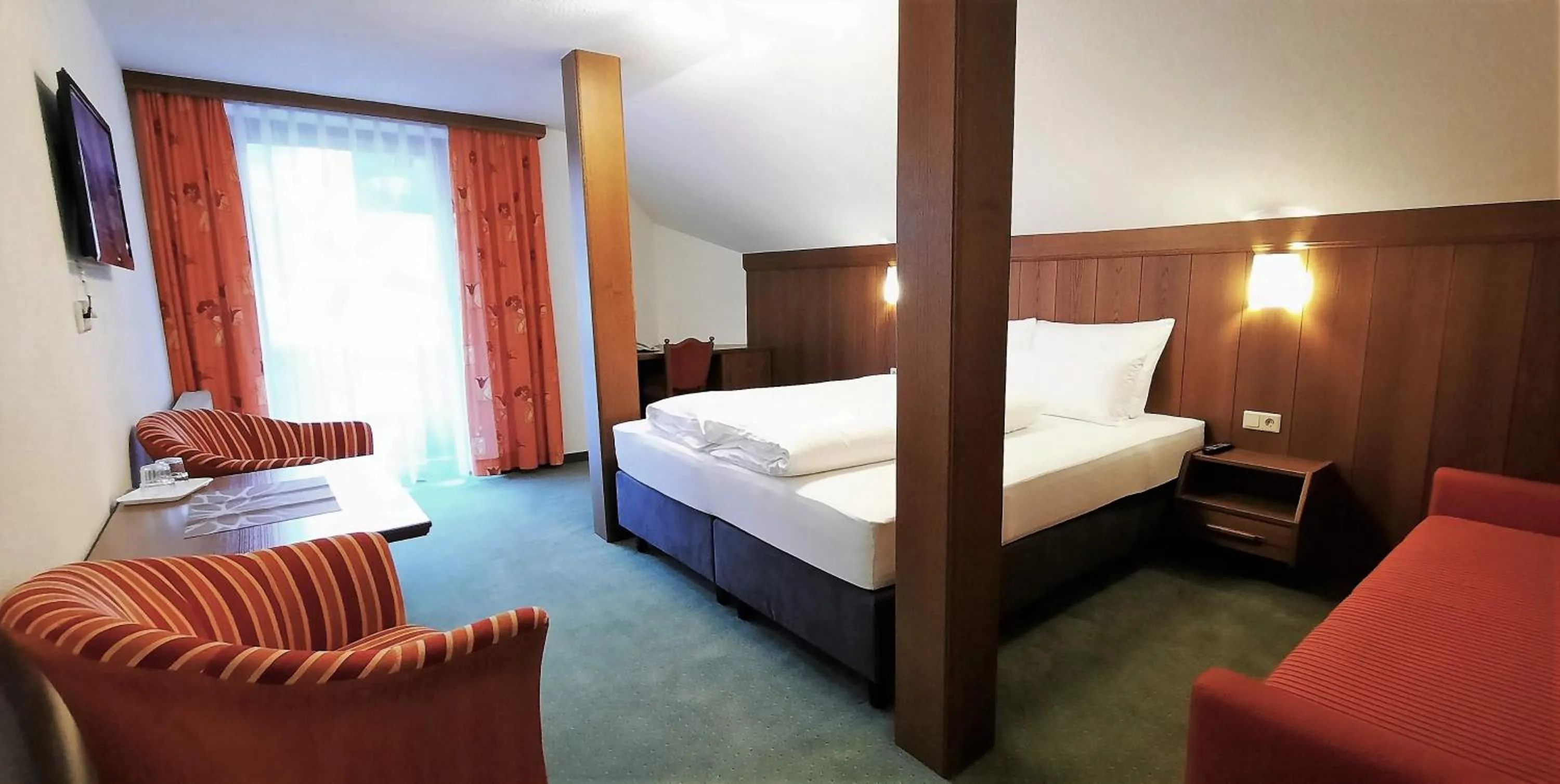 Photo of the whole room, Bed in Hotel Garni Belvedere