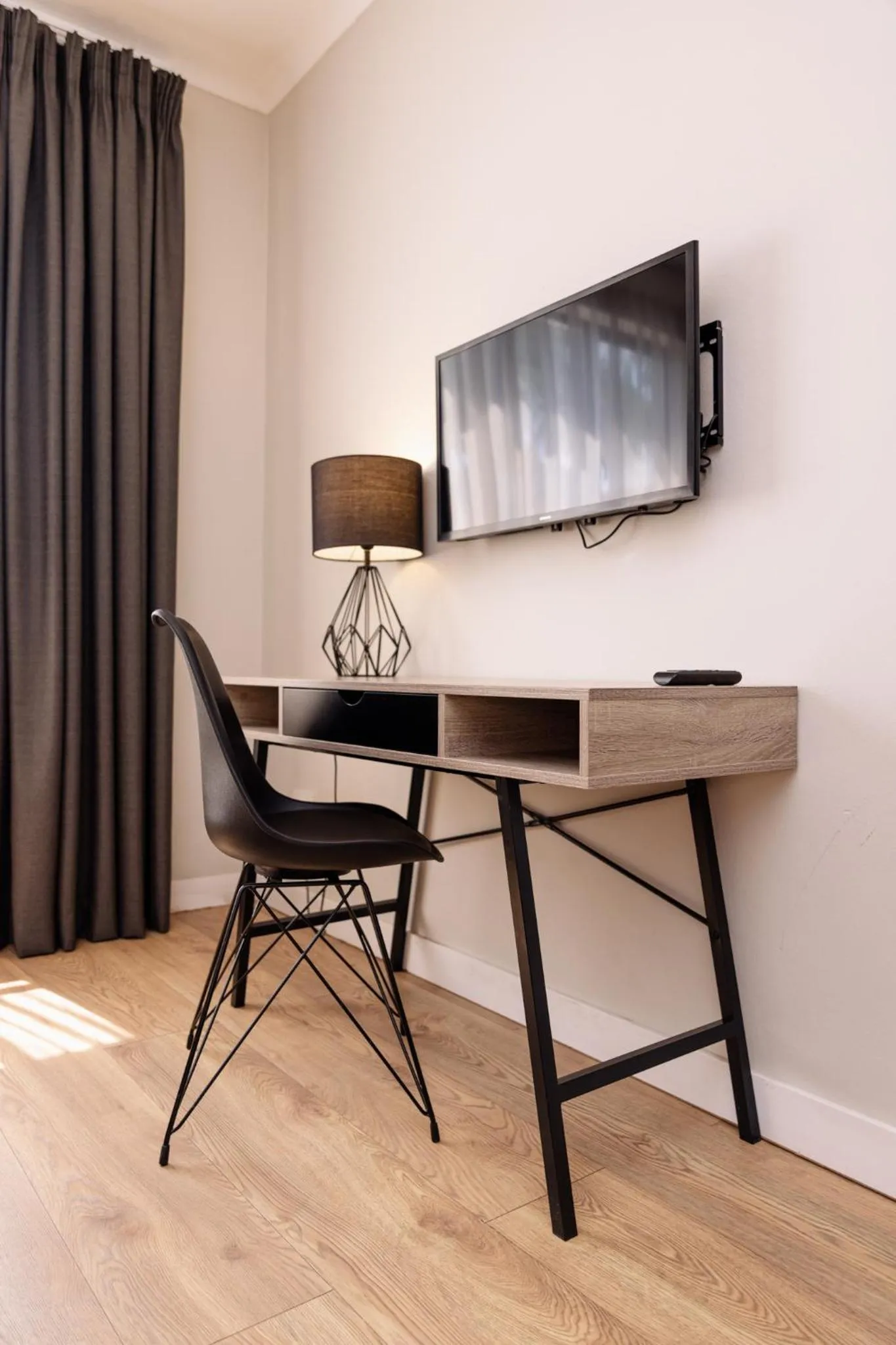 Seating area in MINT Hotel 84 on Katherine