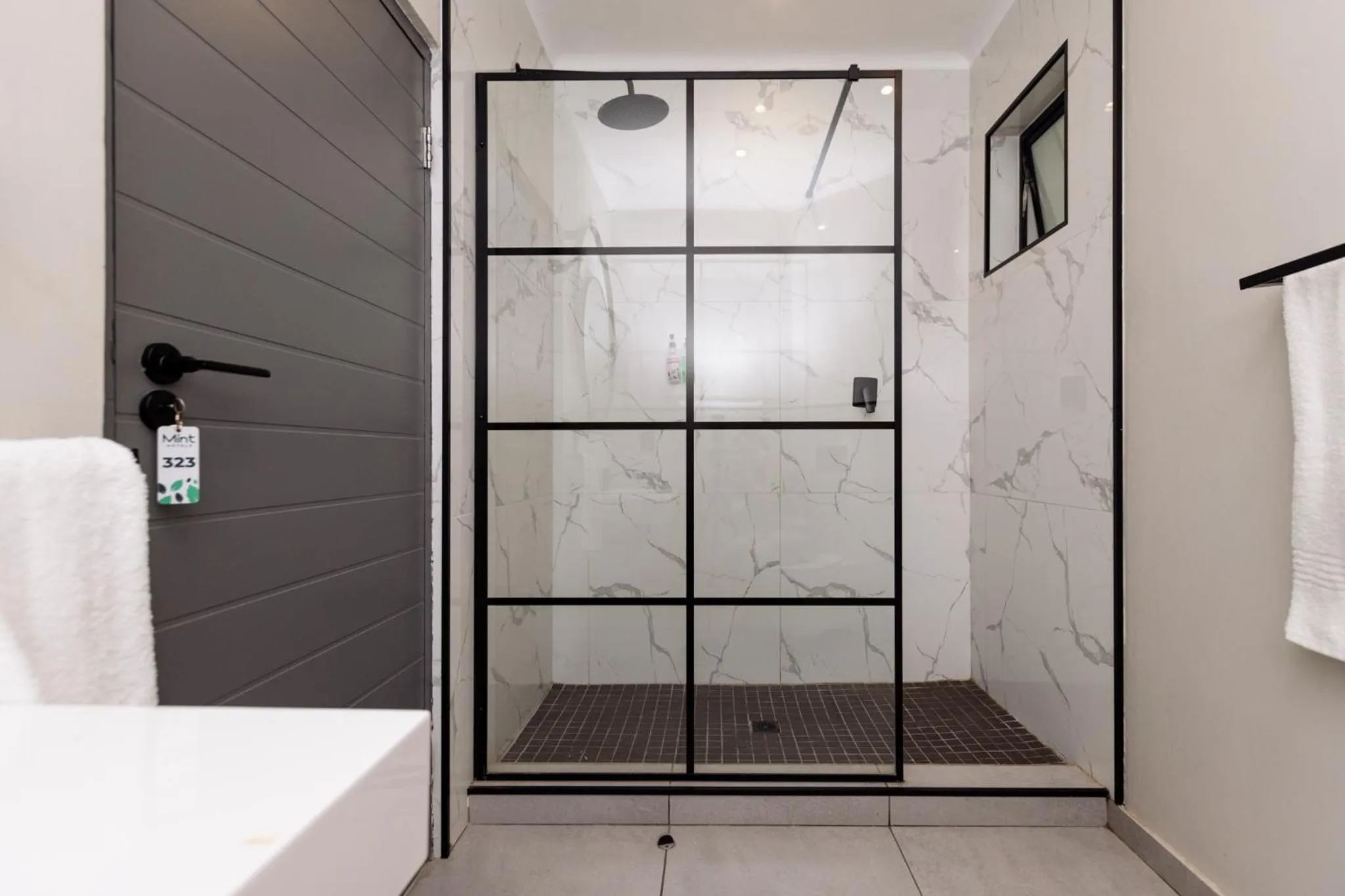 Shower in MINT Hotel 84 on Katherine