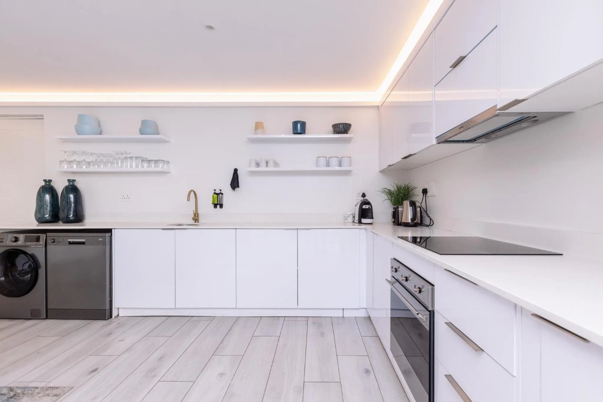 Kitchen or kitchenette in MINT Hotel 84 on Katherine