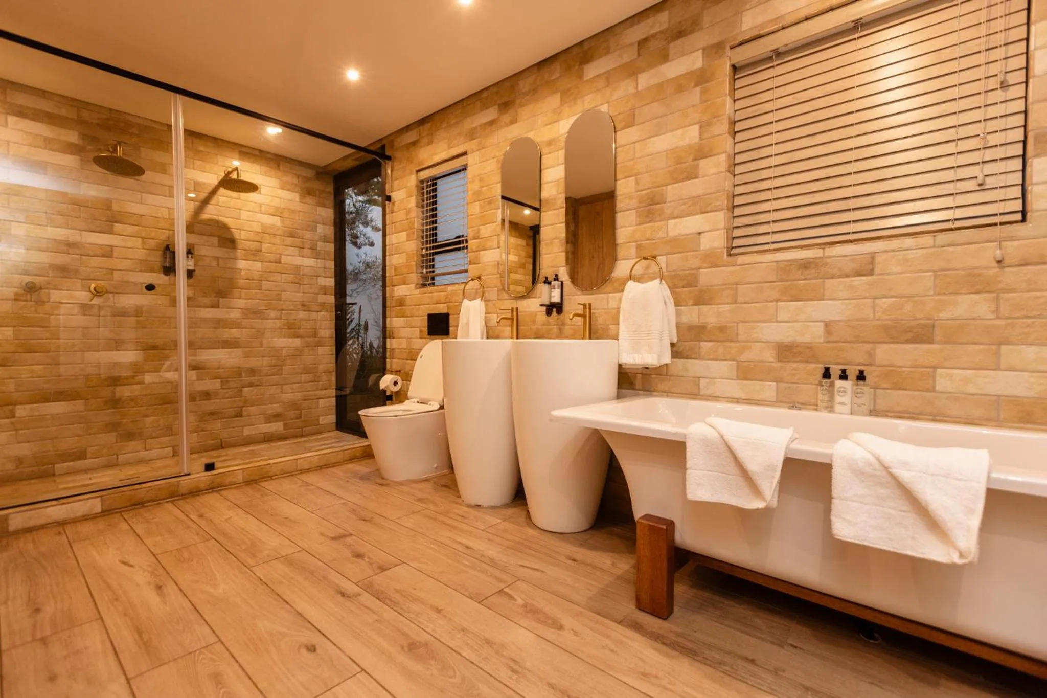 Shower in MINT Hotel 84 on Katherine