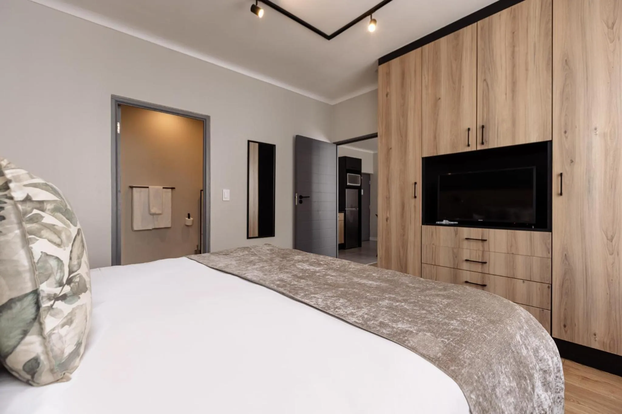 Bed in MINT Hotel 84 on Katherine