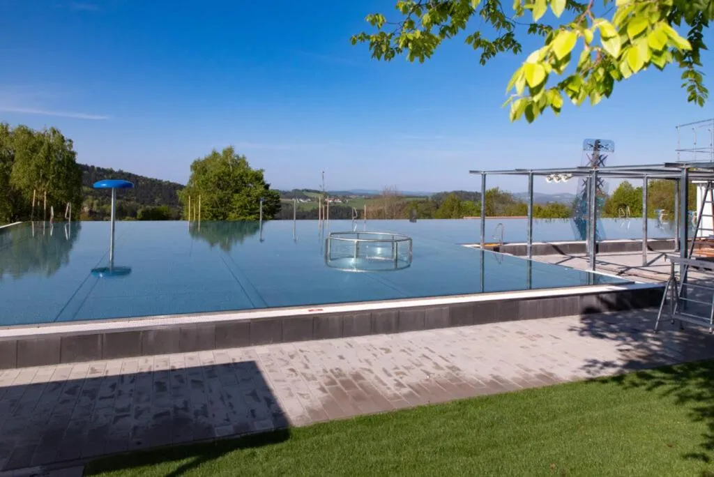 Swimming pool in Michel Hotel Waldkirchen am Badepark