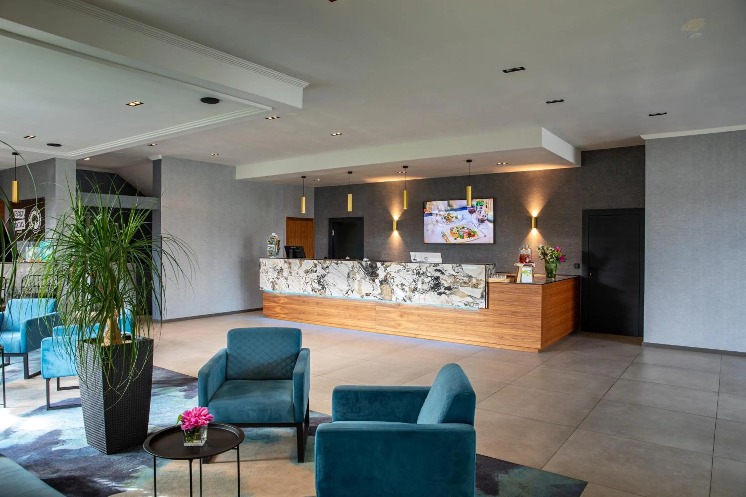 Lobby or reception in Michel Hotel Waldkirchen am Badepark