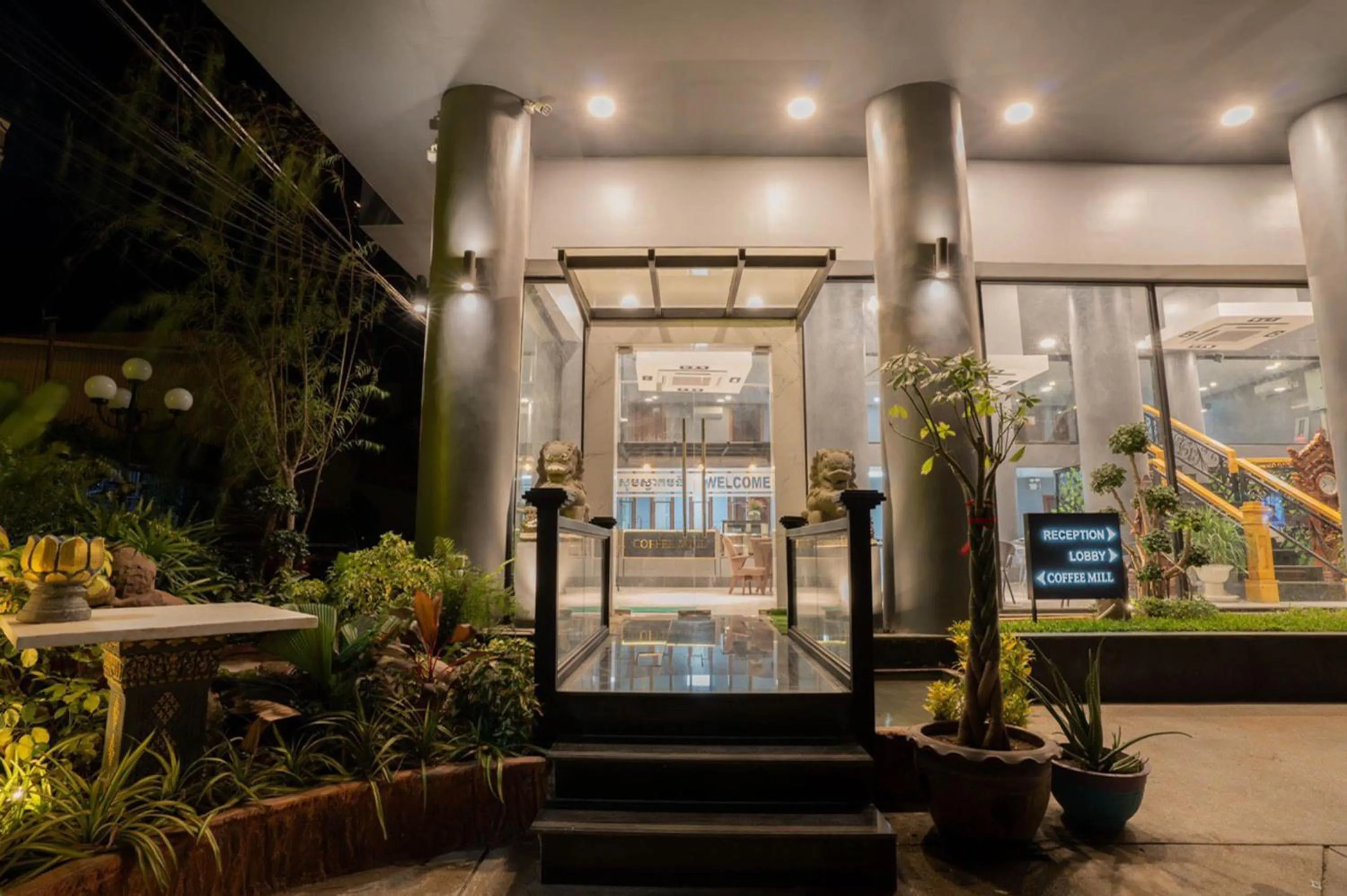 Facade/entrance in Hak Heng Hotel