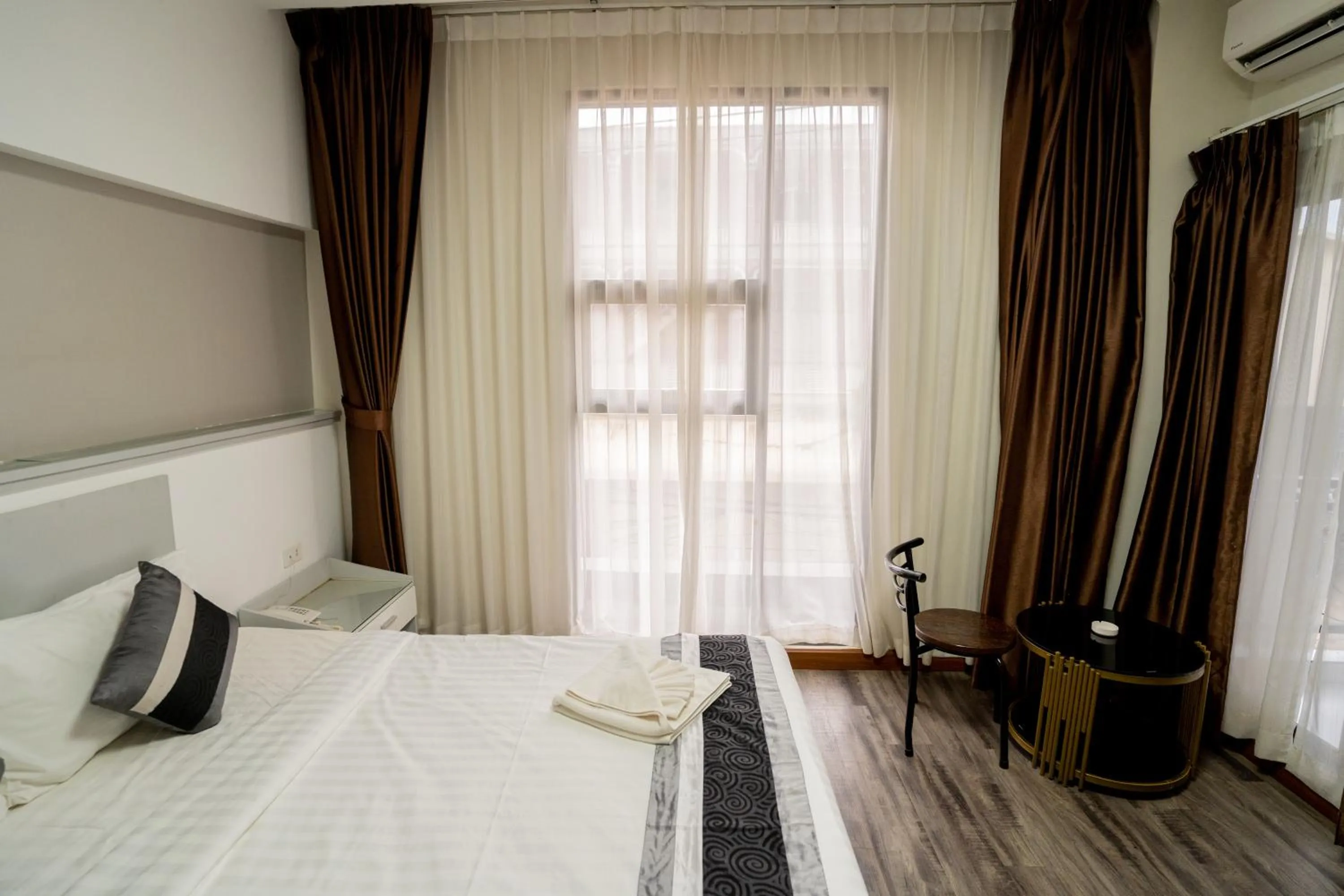 Bedroom, Bed in Hak Heng Hotel