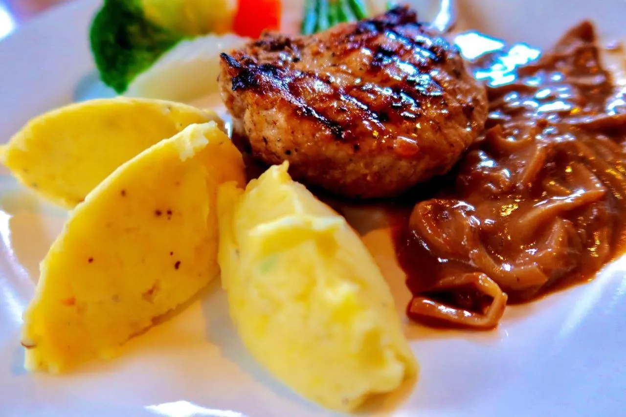 Dinner in Hak Heng Hotel