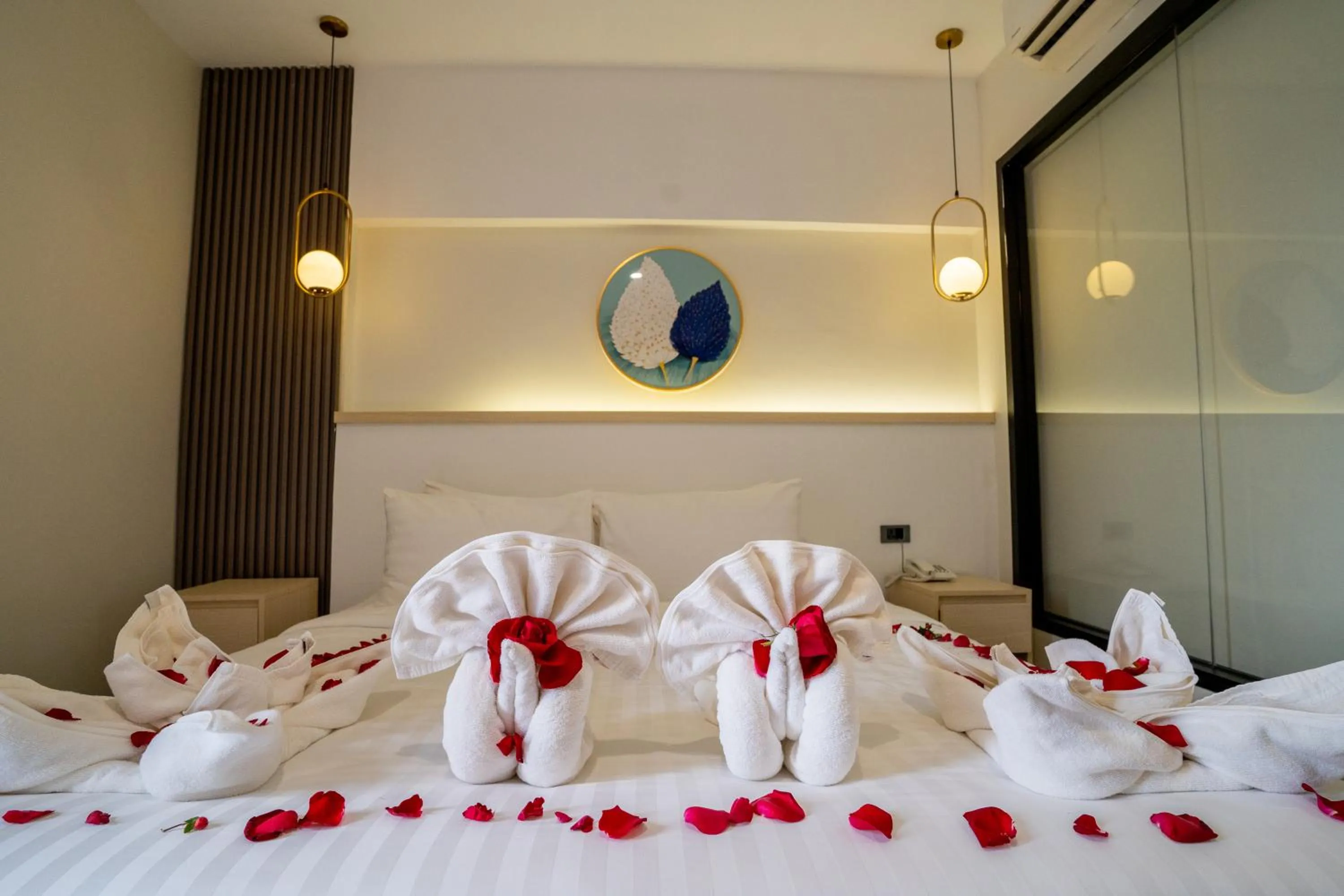 Photo of the whole room, Bed in Hak Heng Hotel