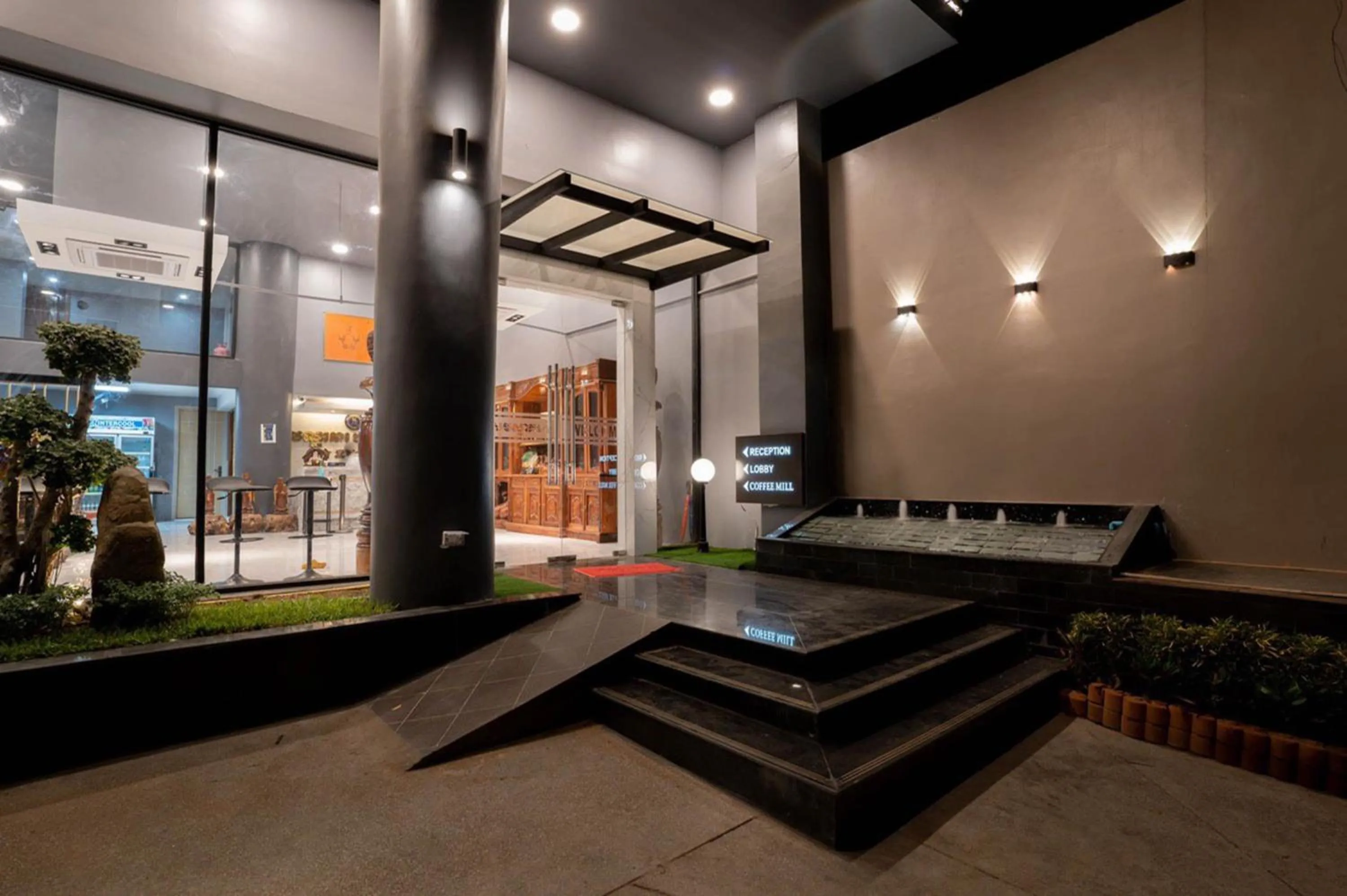 Facade/entrance in Hak Heng Hotel