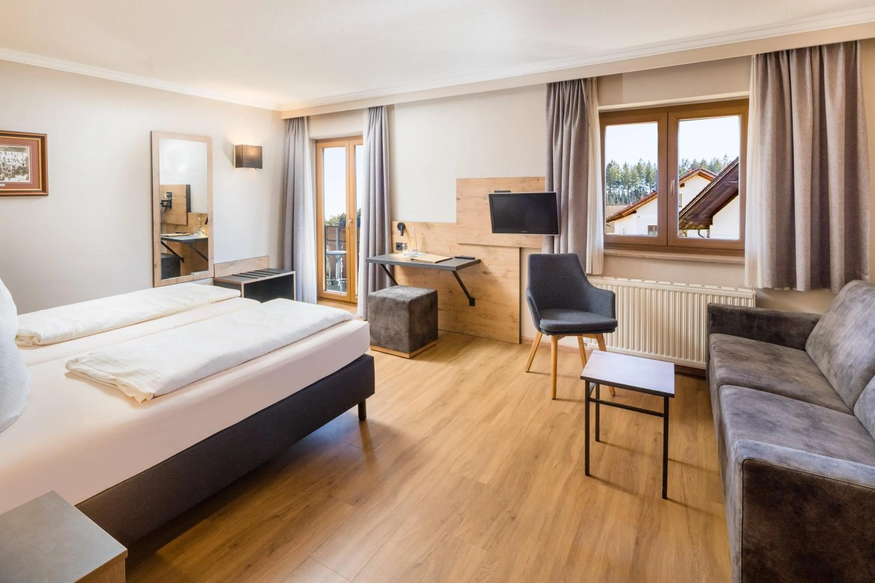 Photo of the whole room, Bed in Hotel-Gasthof Huber