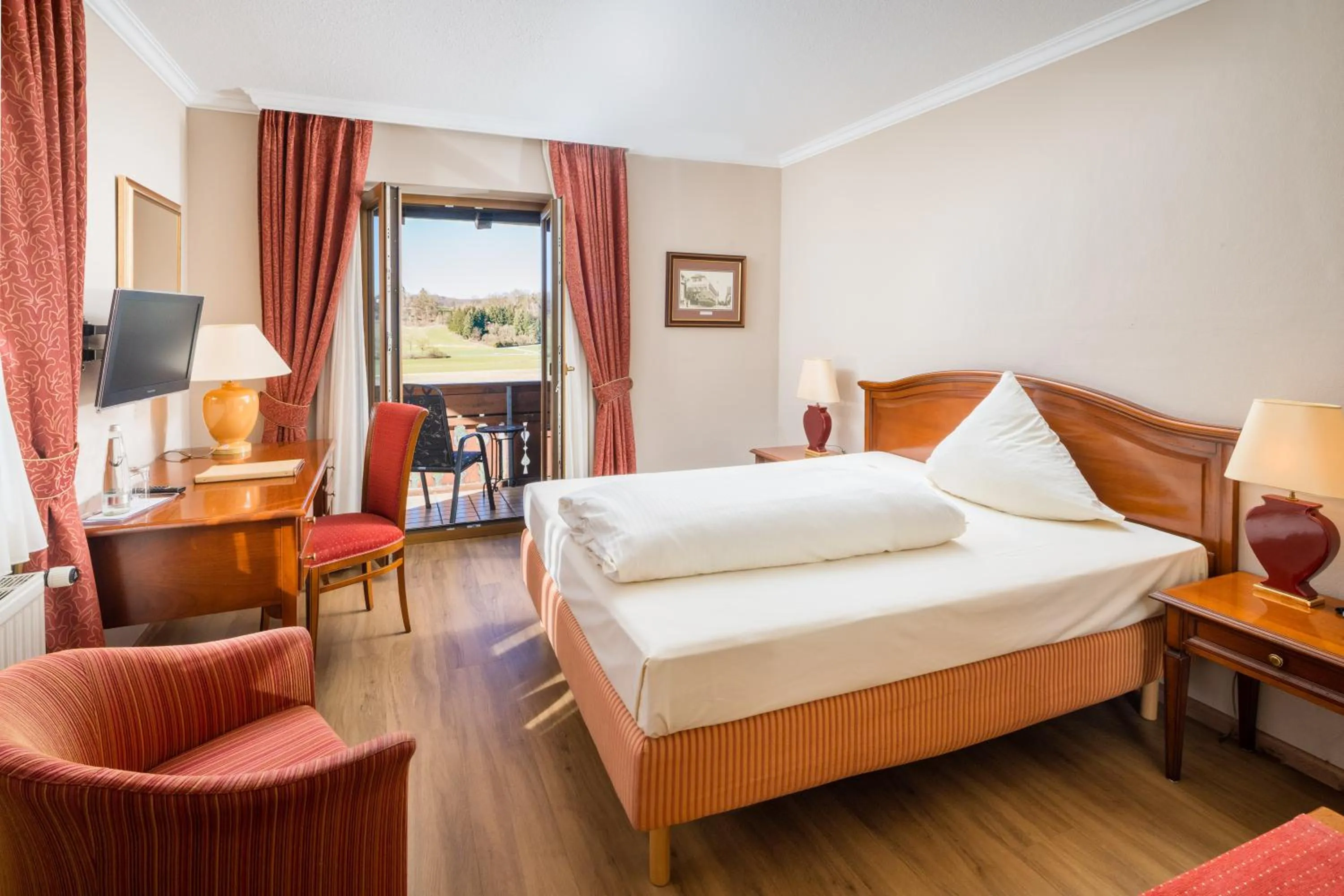 Photo of the whole room, Bed in Hotel-Gasthof Huber