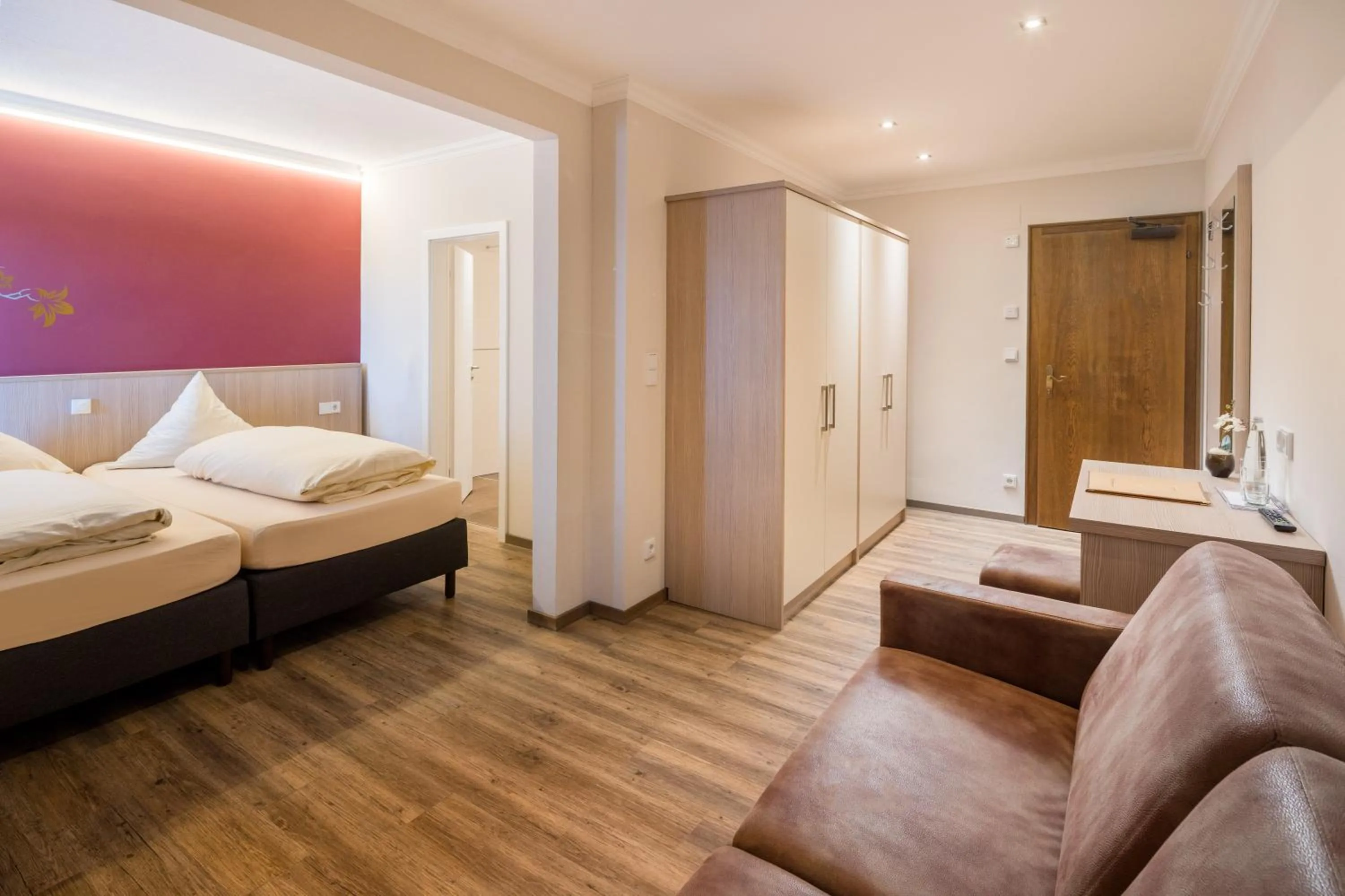 Photo of the whole room, Bed in Hotel-Gasthof Huber