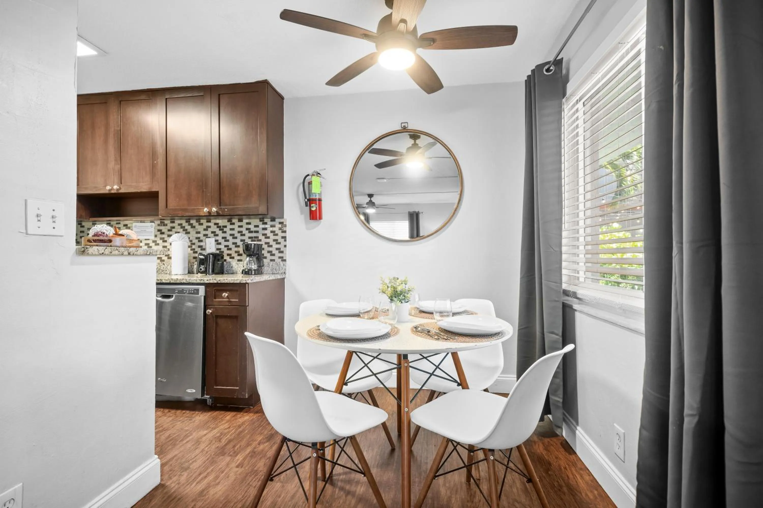 Dining area in The Victor Apartments By Lowkl
