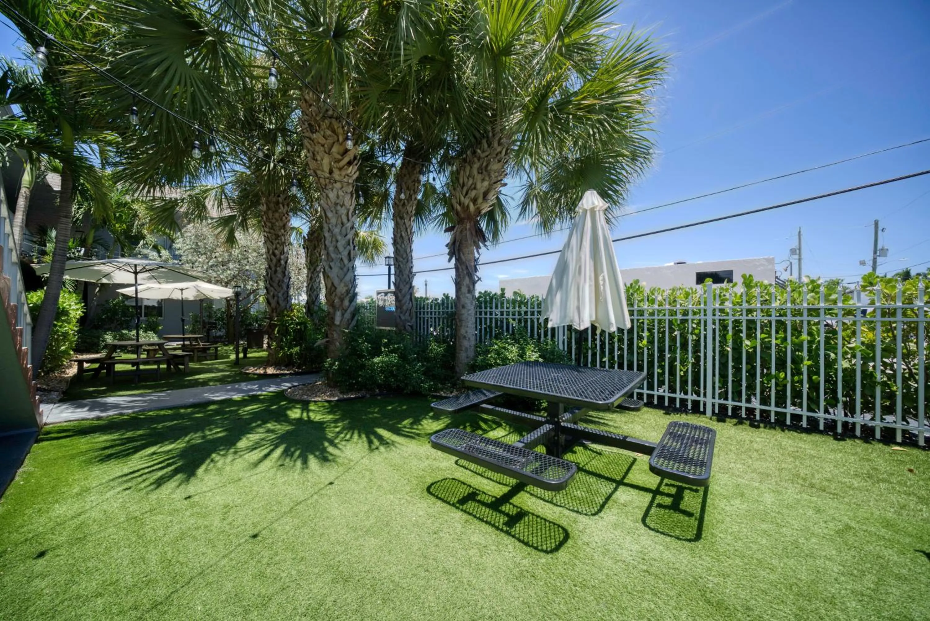 Patio in The Victor Apartments By Lowkl