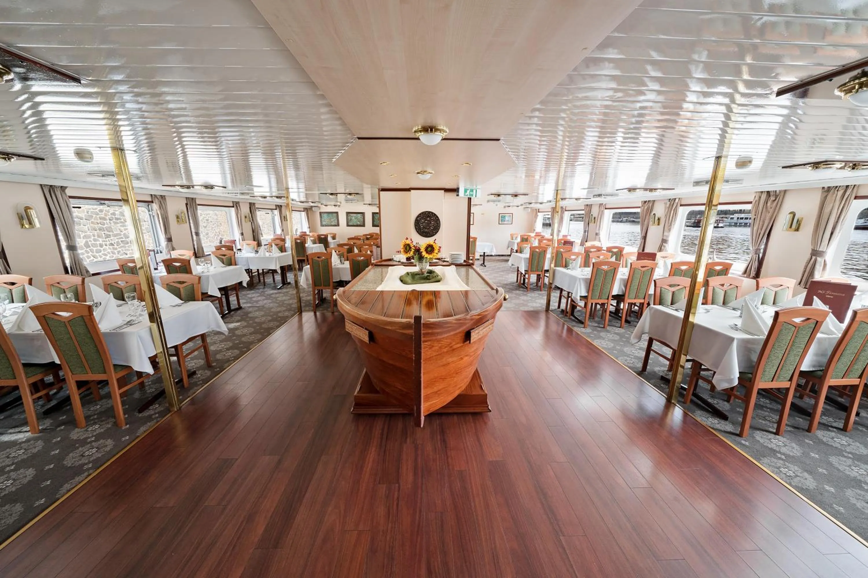 Restaurant/places to eat in Florentina boat