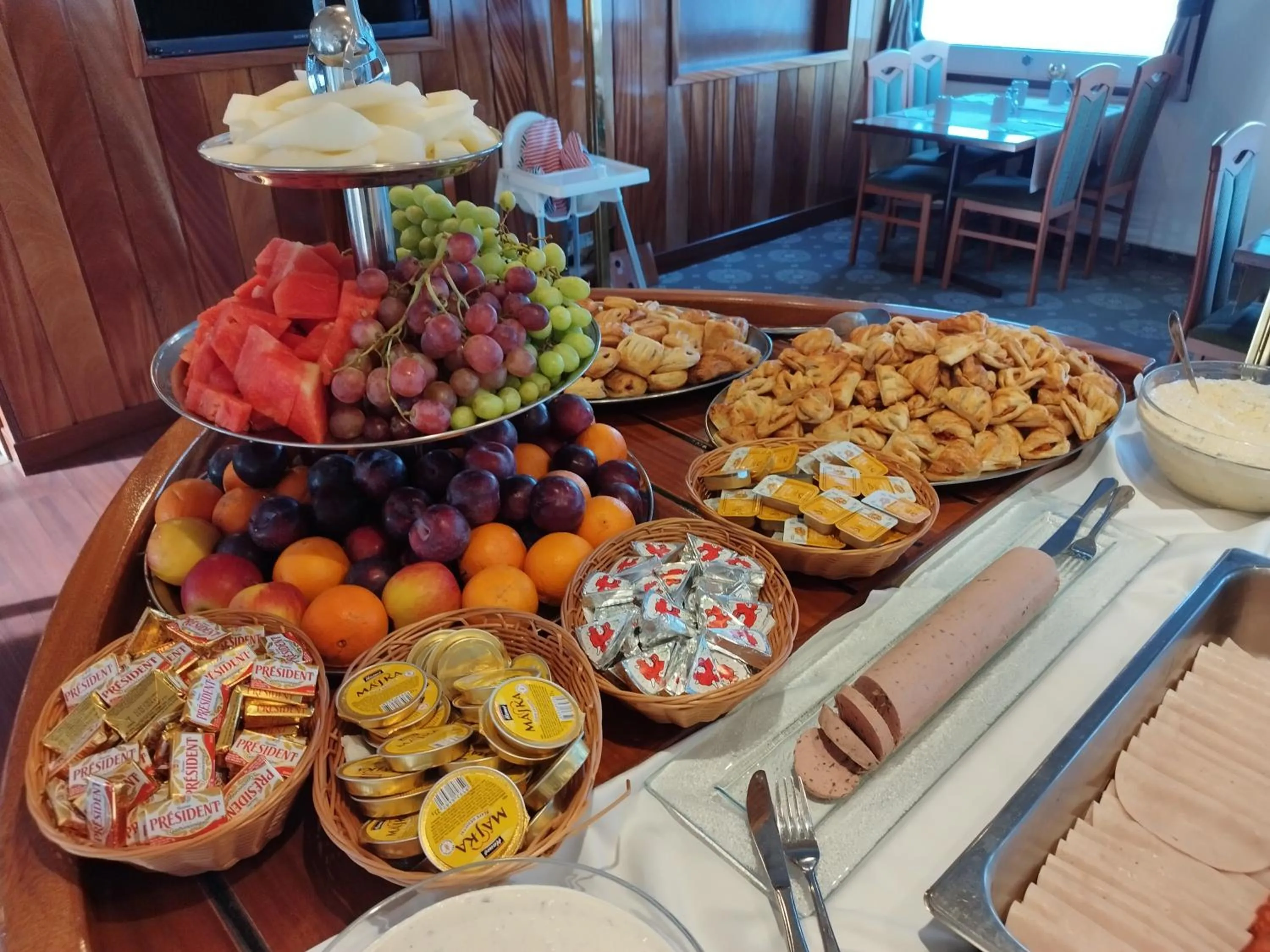 Breakfast in Florentina boat