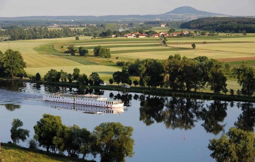 Nearby landmark in Florentina boat
