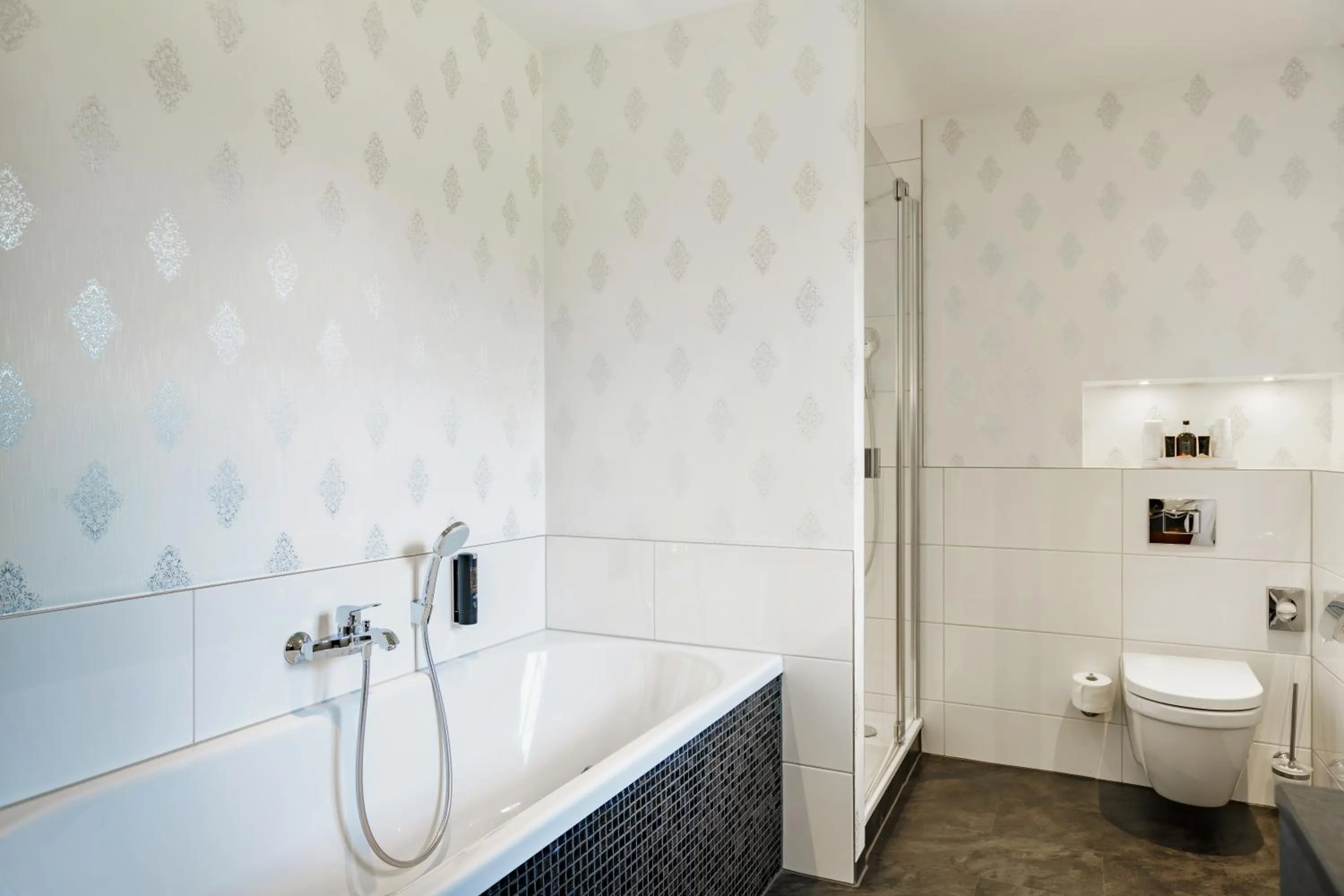 Shower in Schlosshotel Weyberhöfe