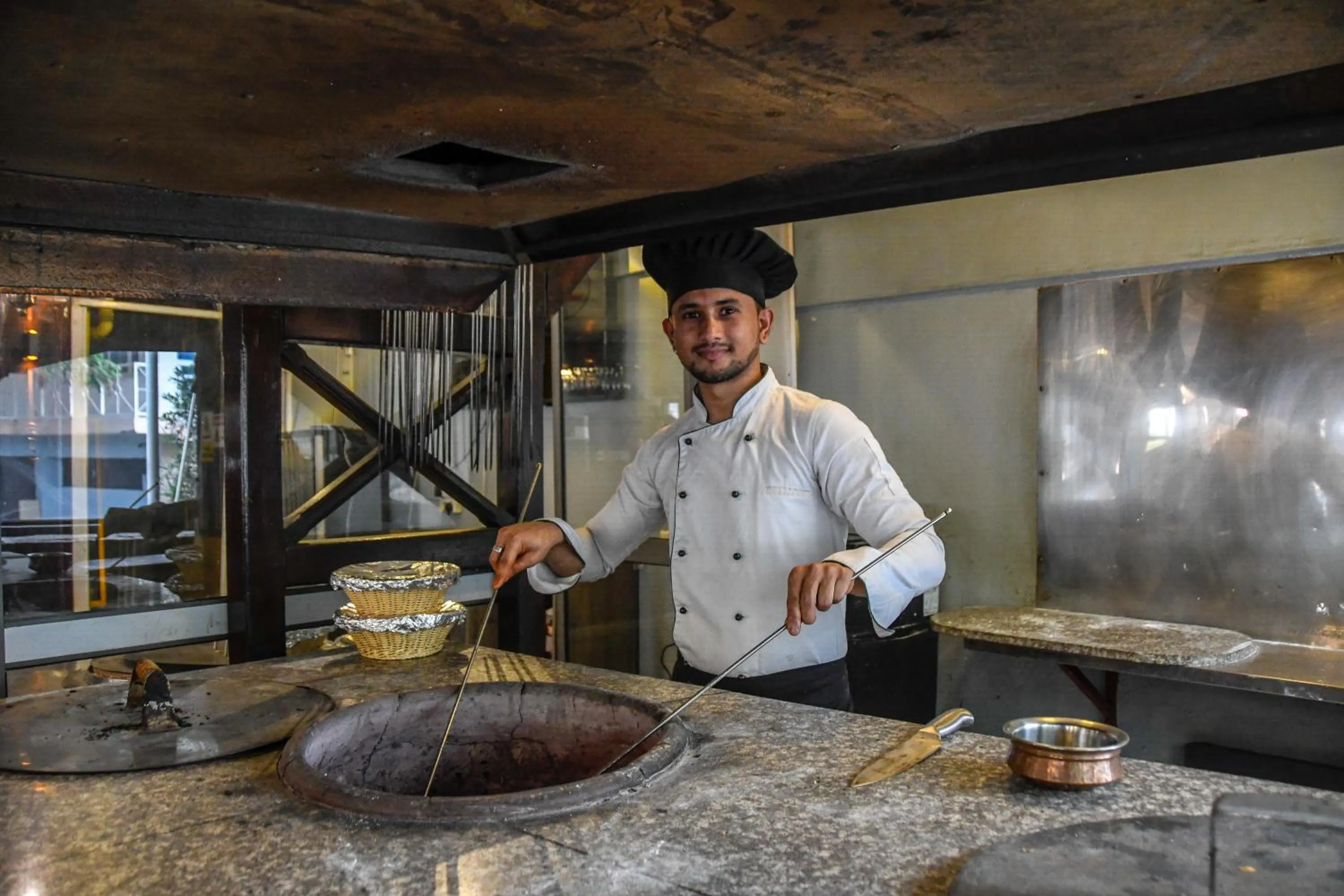 Restaurant/places to eat in Oceanic Villa