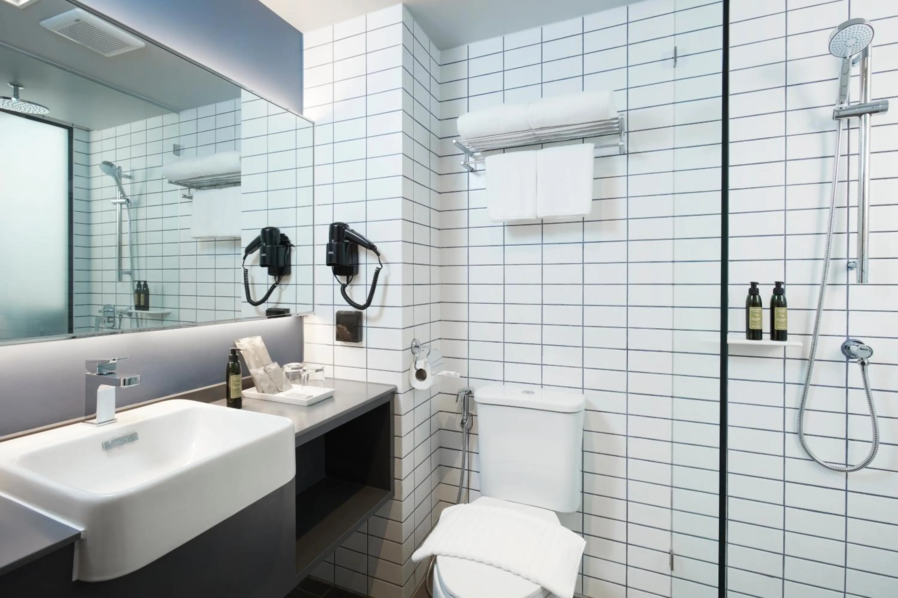 Toilet in The Quarter Silom by UHG