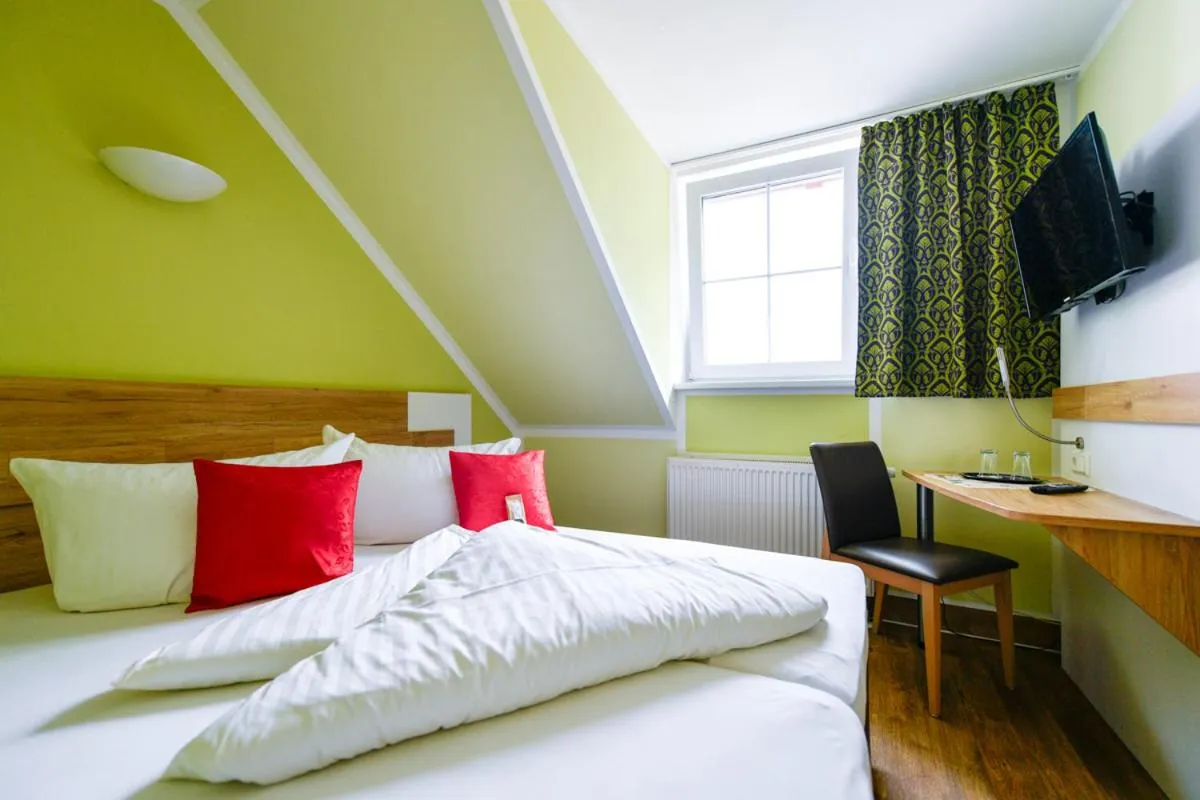 Bedroom, Bed in Hotel Zum Stern Spreewald