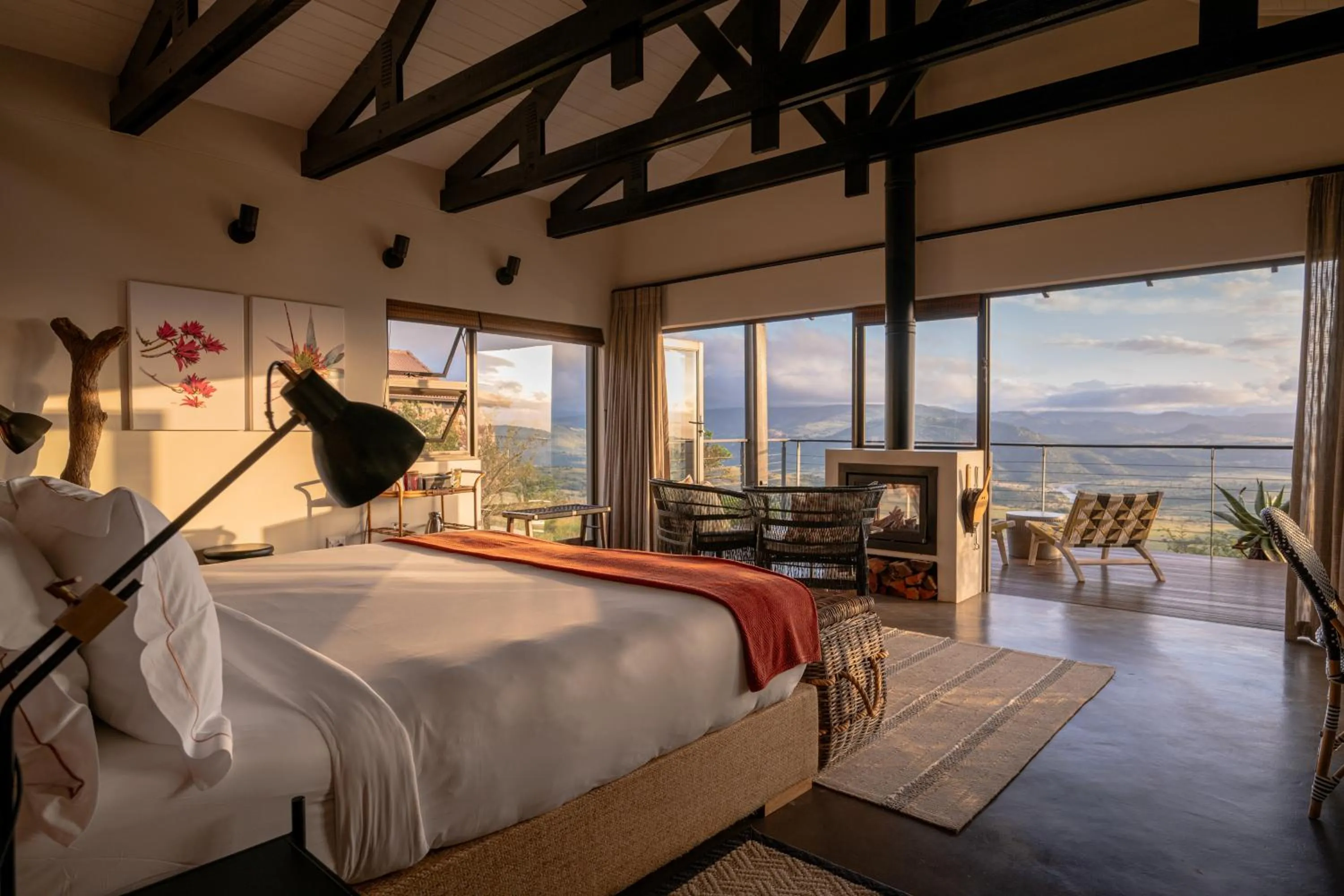 Bedroom, Bed in Zulu Rock Lodge - Babanango Game Reserve