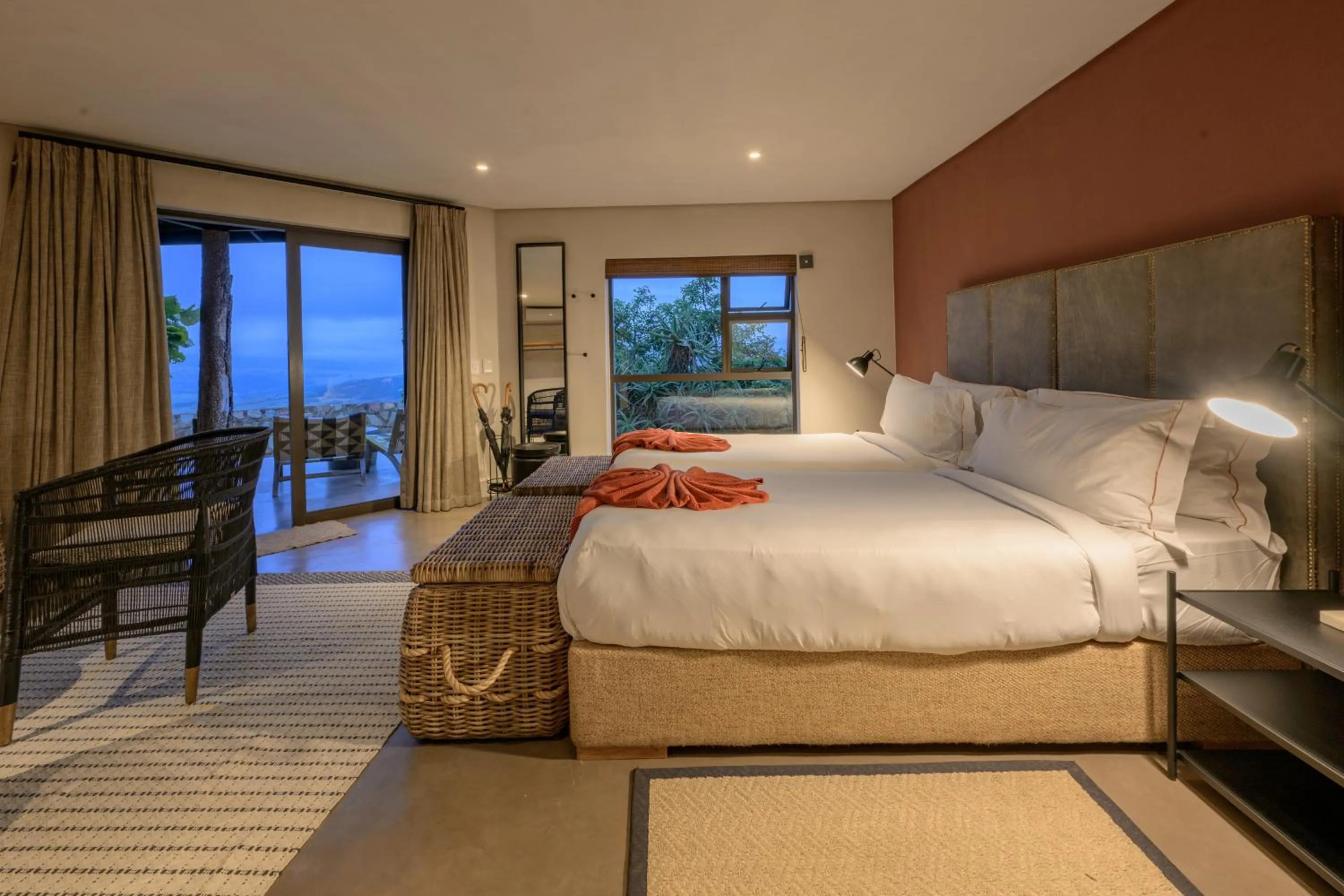 Bedroom, Bed in Zulu Rock Lodge - Babanango Game Reserve