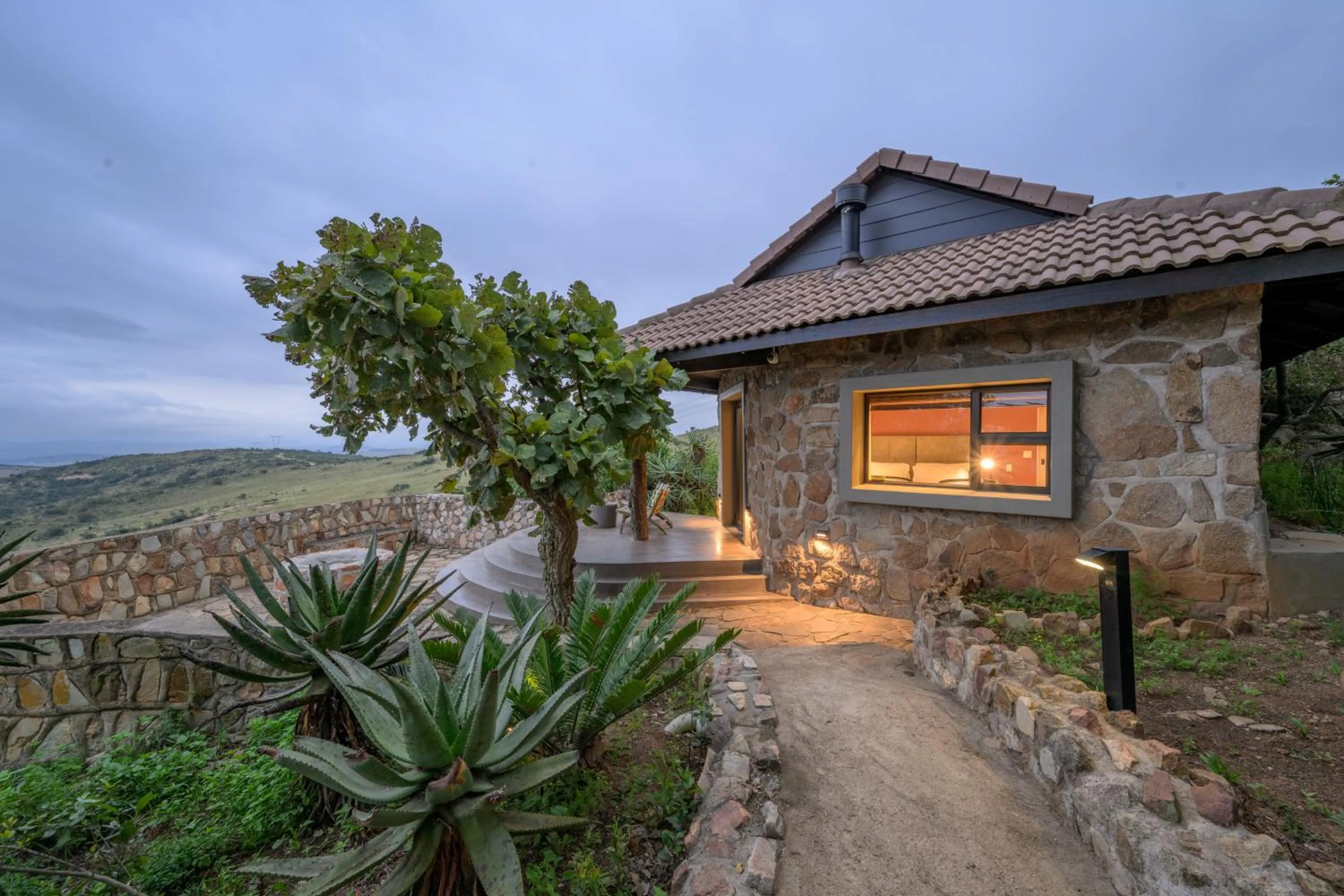 Bedroom in Zulu Rock Lodge - Babanango Game Reserve