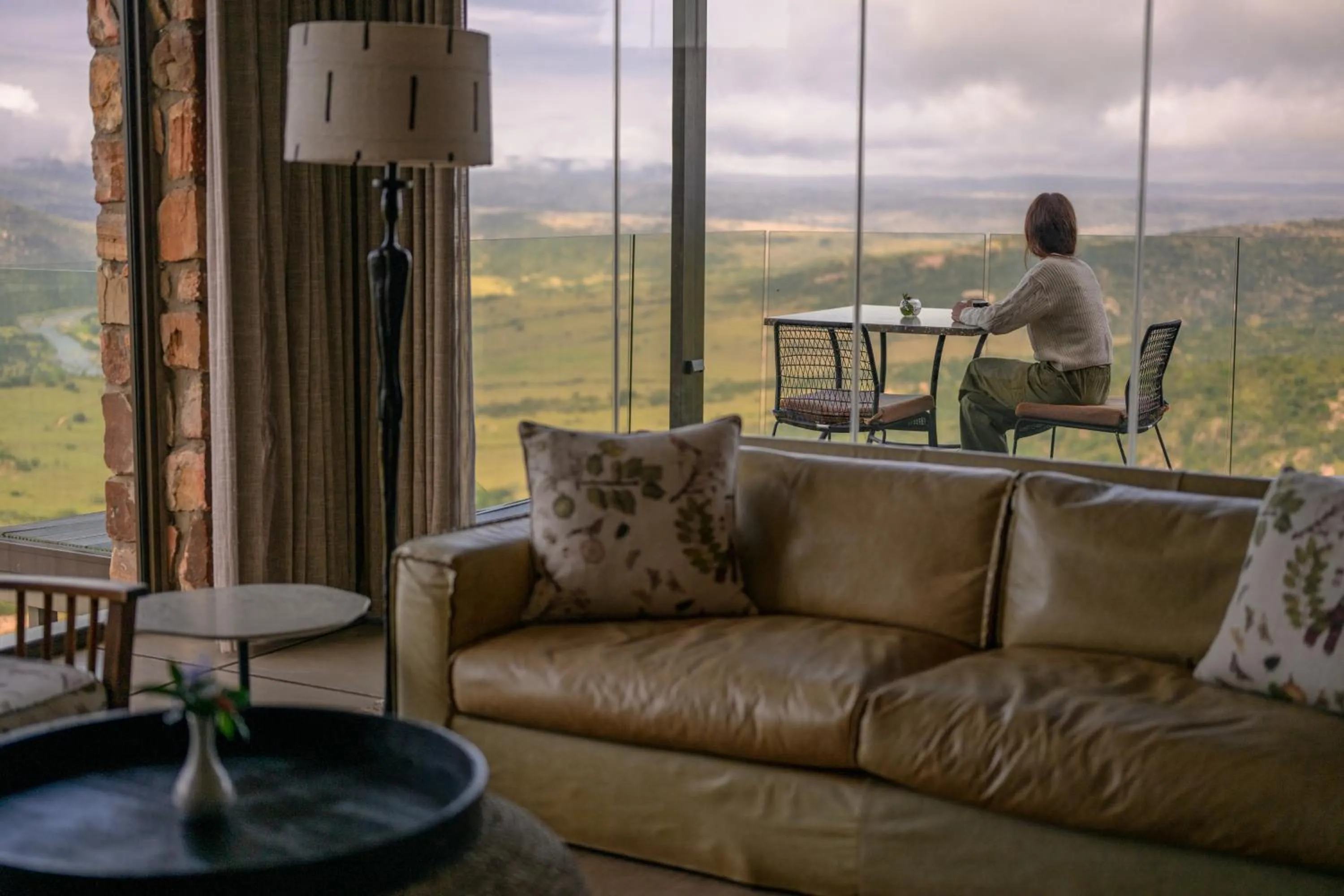 Lounge or bar in Zulu Rock Lodge - Babanango Game Reserve