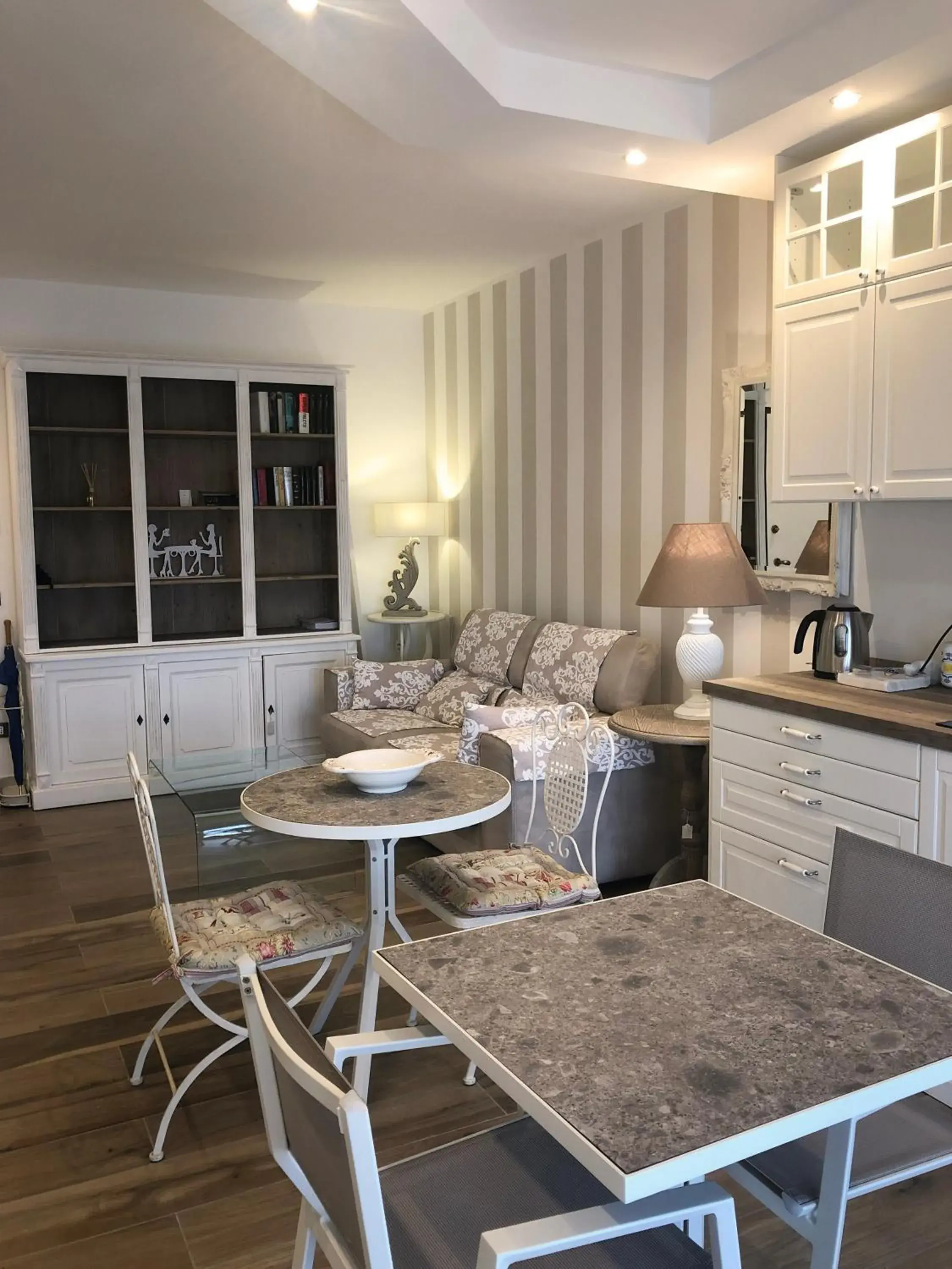 La Rosa Bianca La Rosa Bianca