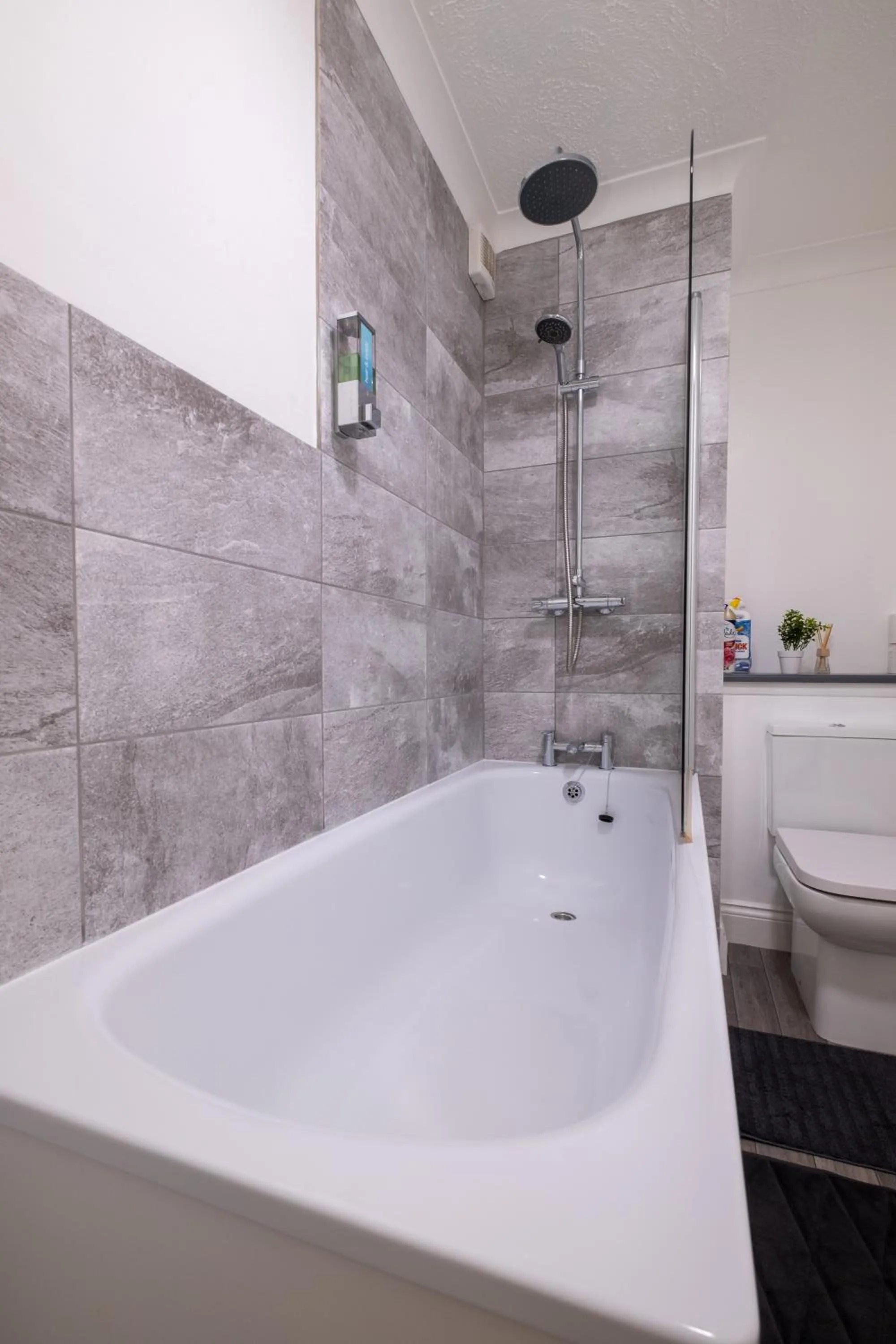 Bathroom in Brunswick in Brighton and Hove by 9S Living