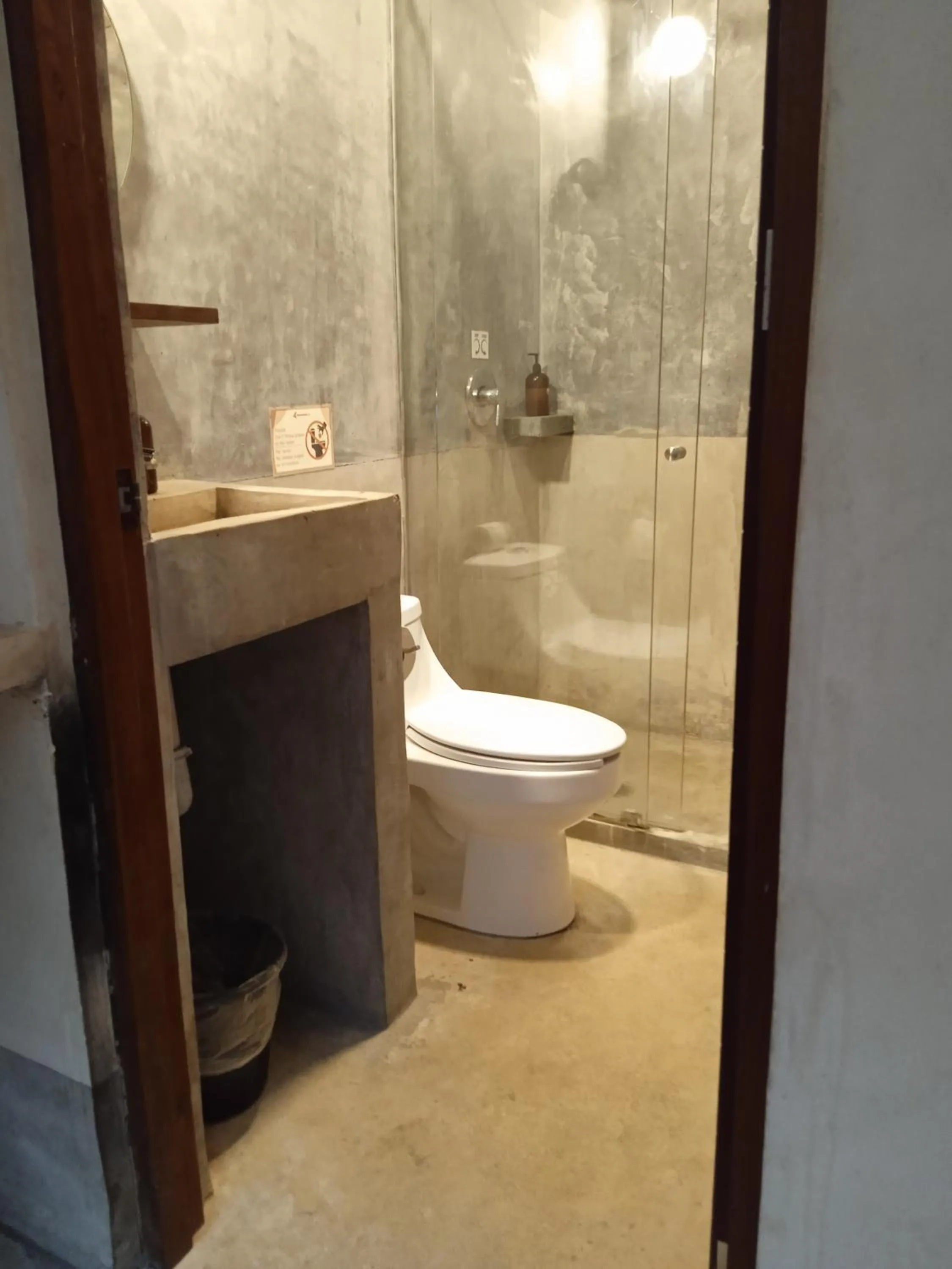 Shower in Nuee Hotel & Beach Club