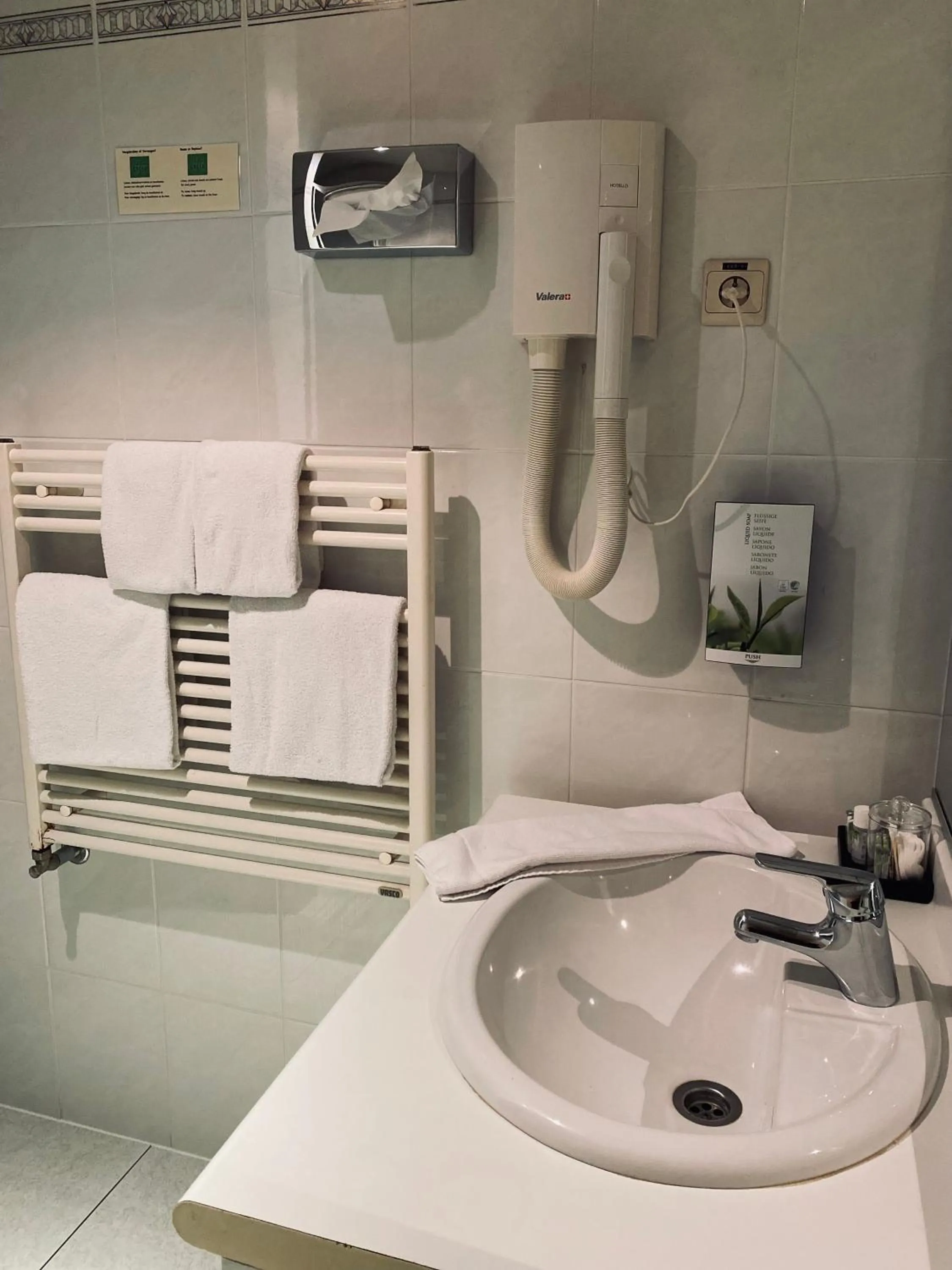 Bathroom in HOTEL BORNEM