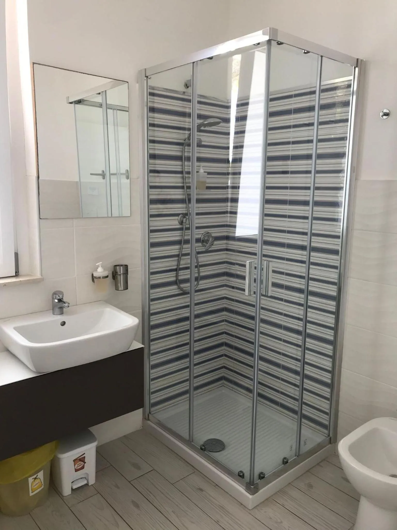 Photo of the whole room in fronteMare Faleria