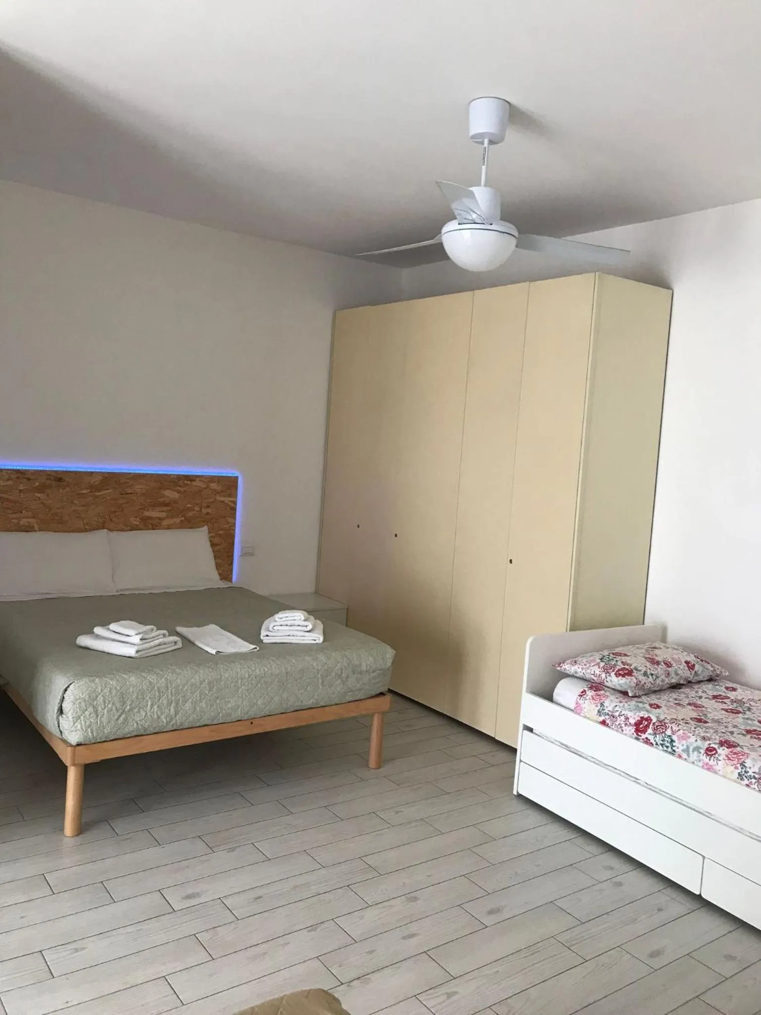 Photo of the whole room, Bed in fronteMare Faleria