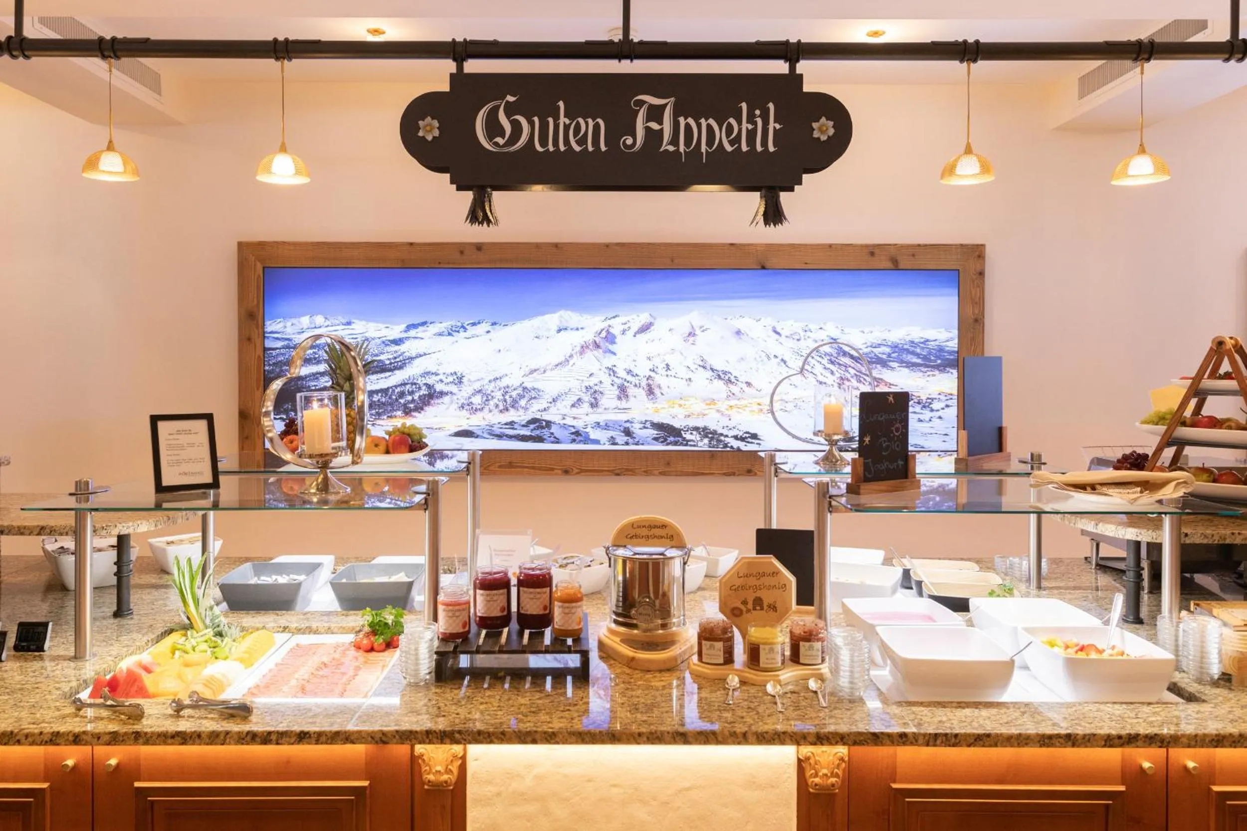 Restaurant/places to eat in Superior Hotel Edelweiss