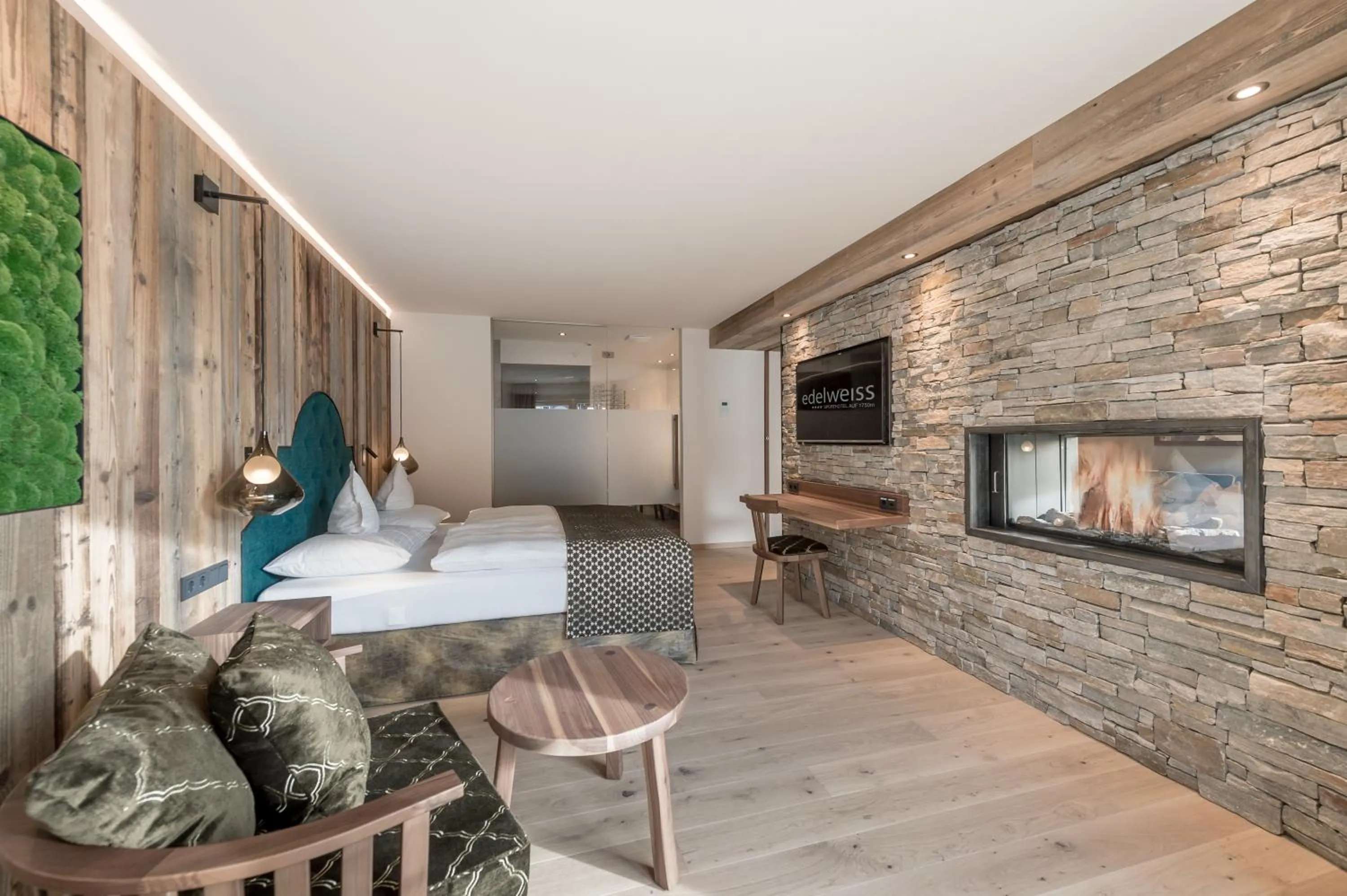 Photo of the whole room in Superior Hotel Edelweiss