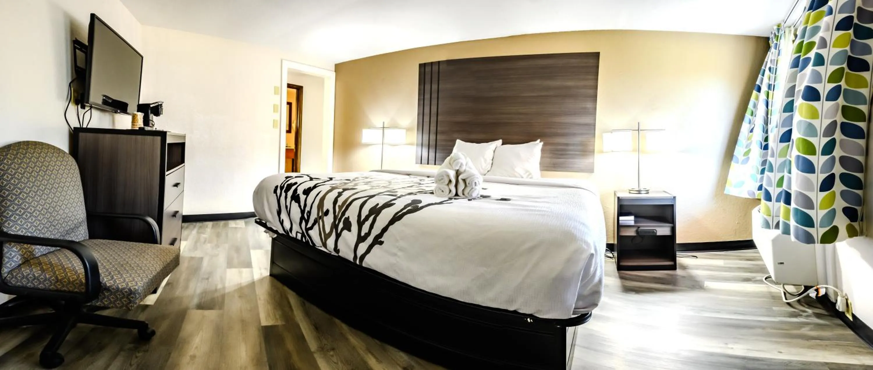 Bed in Bear Creek Inn Gatlinburg, TN