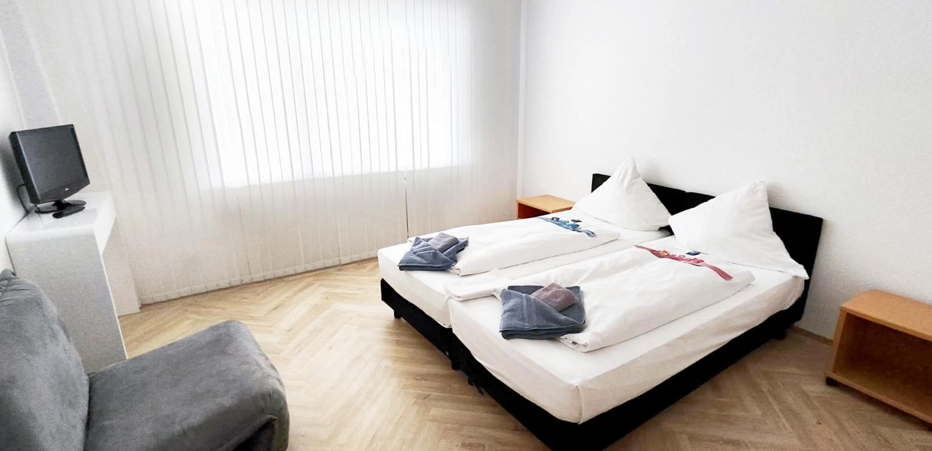 Bedroom, Bed in Hotel Hellers Twenty Four II -24h-Check-In-